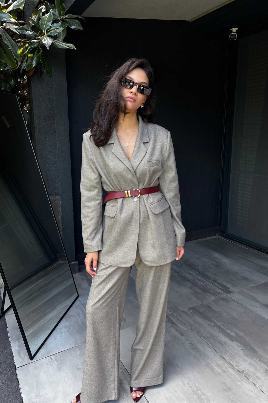 Gri Kemer Detaylı Ceket Pantolon Takım