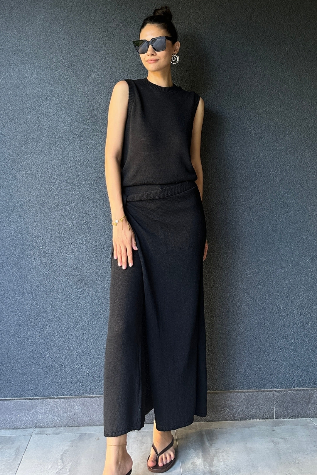 Siyah Büzgülü Etekli Takım