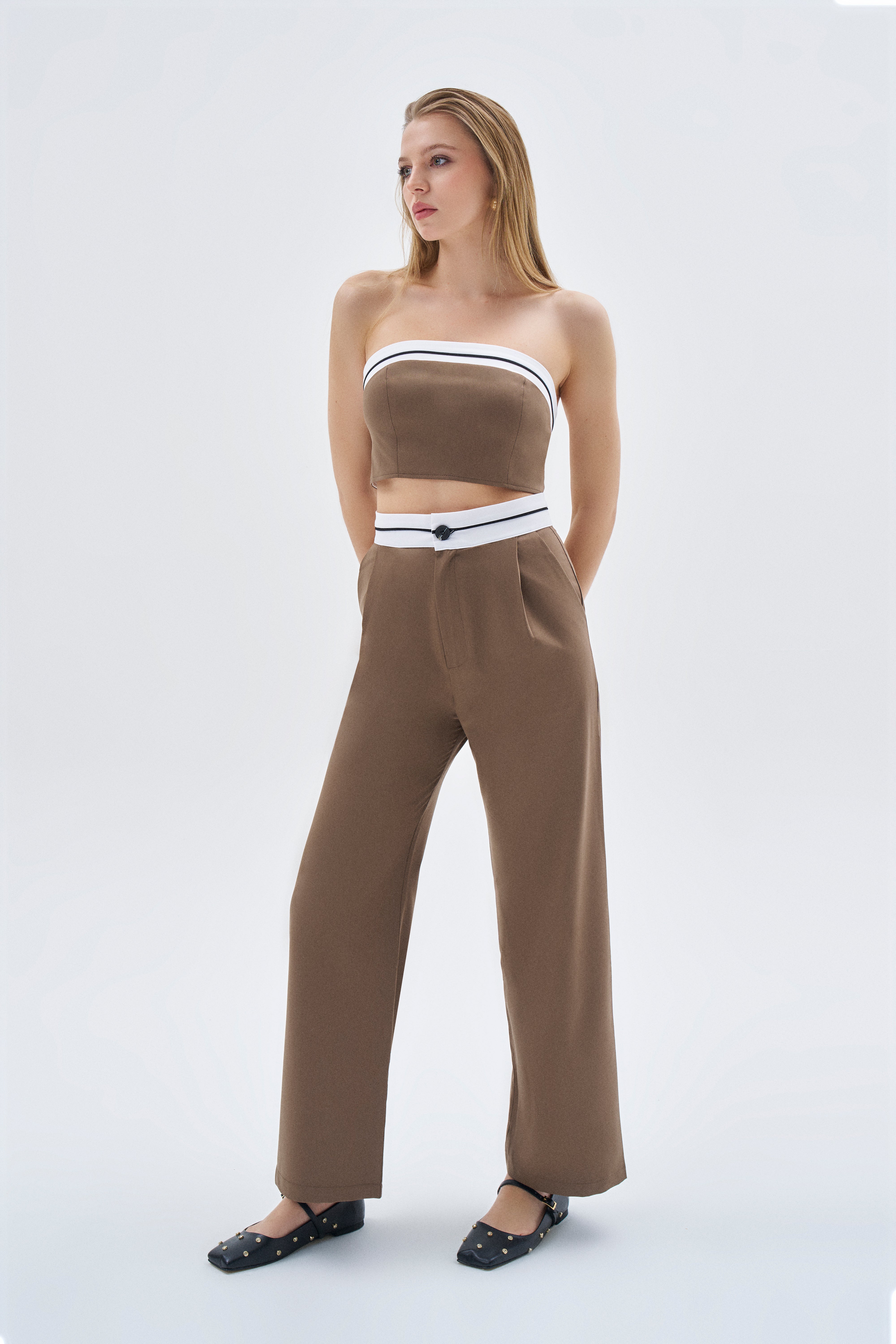 Kahverengi Kontrast Kumaş Detaylı Crop Pantolon Takım