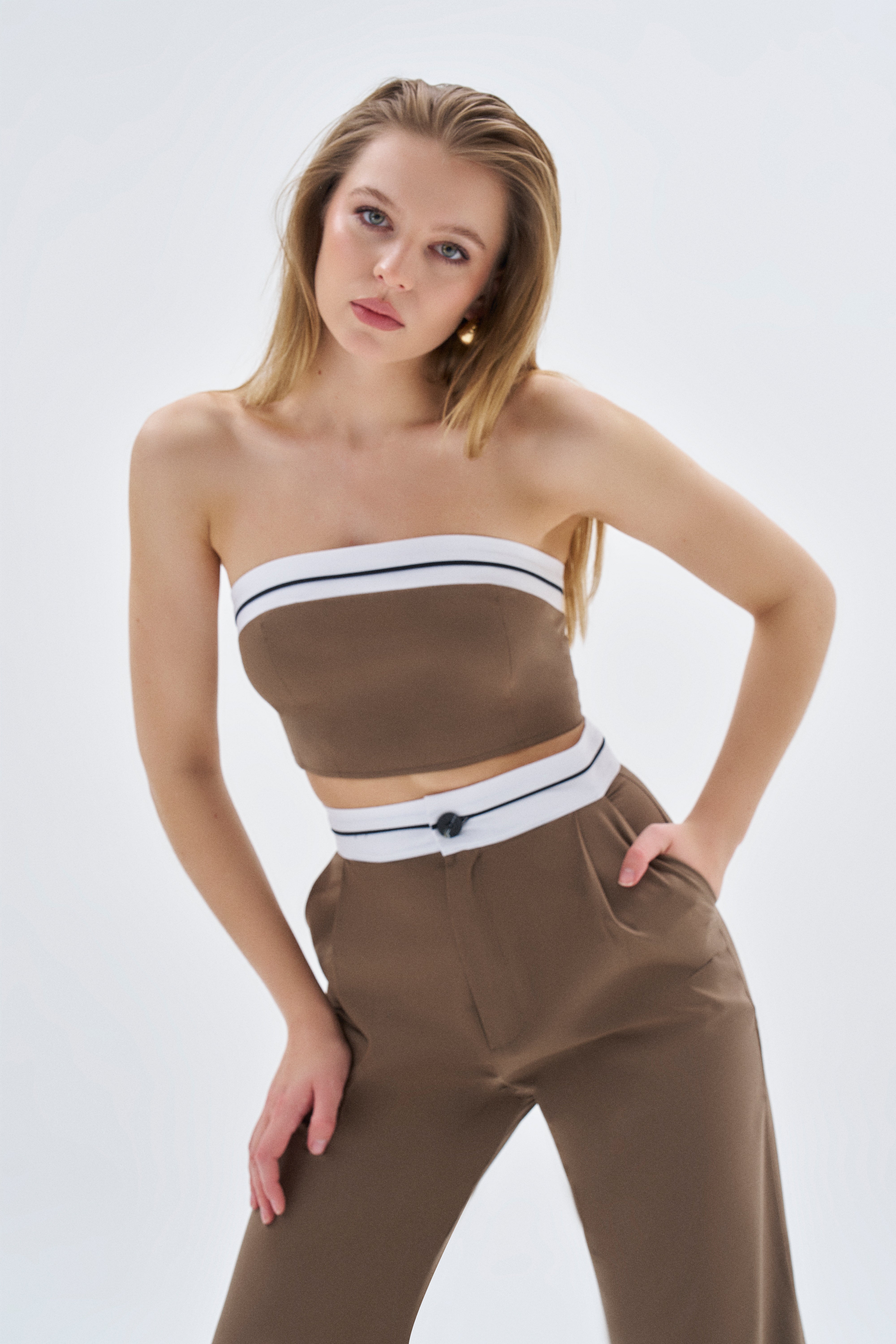 Kahverengi Kontrast Kumaş Detaylı Crop Pantolon Takım