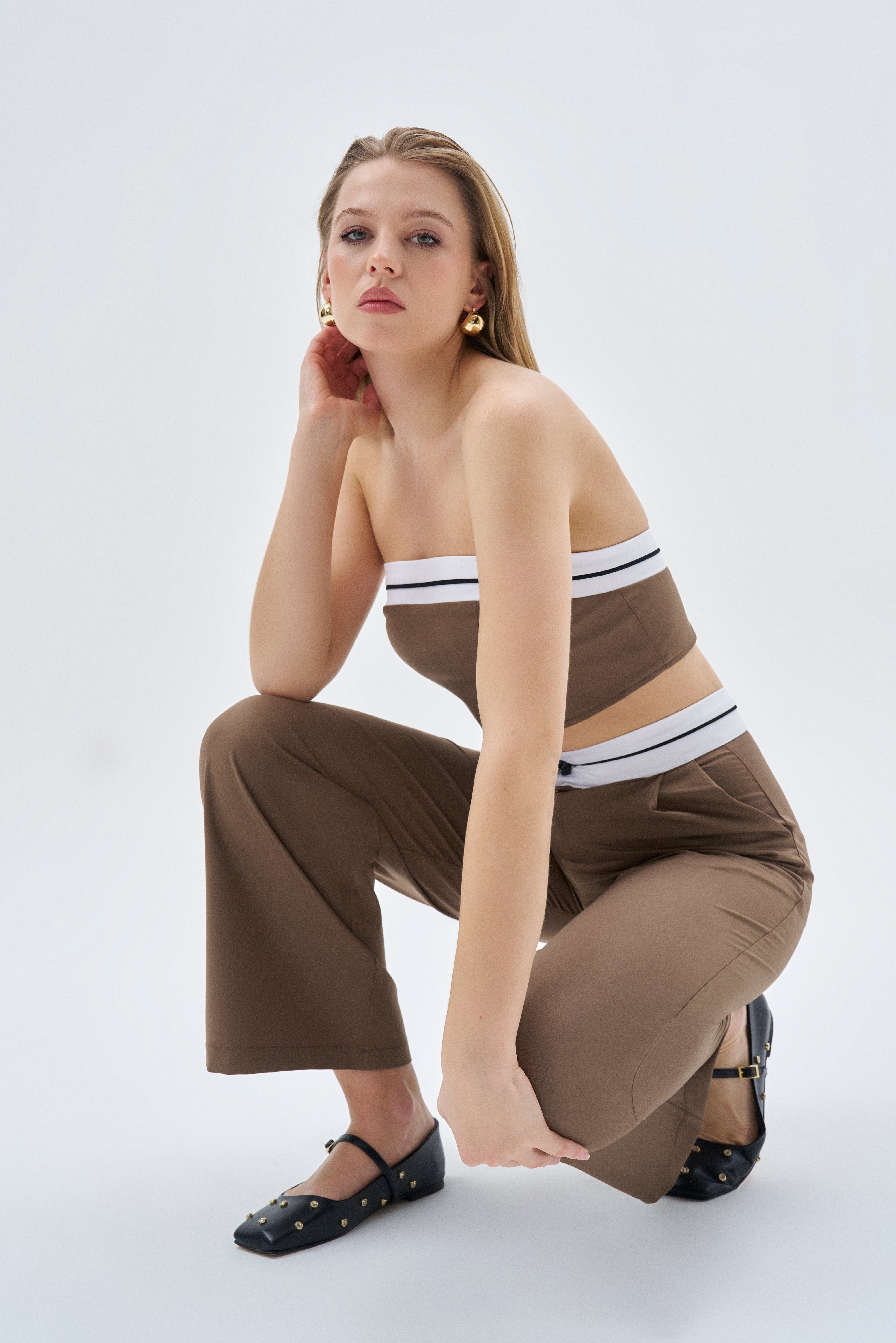Kahverengi Kontrast Kumaş Detaylı Crop Pantolon Takım