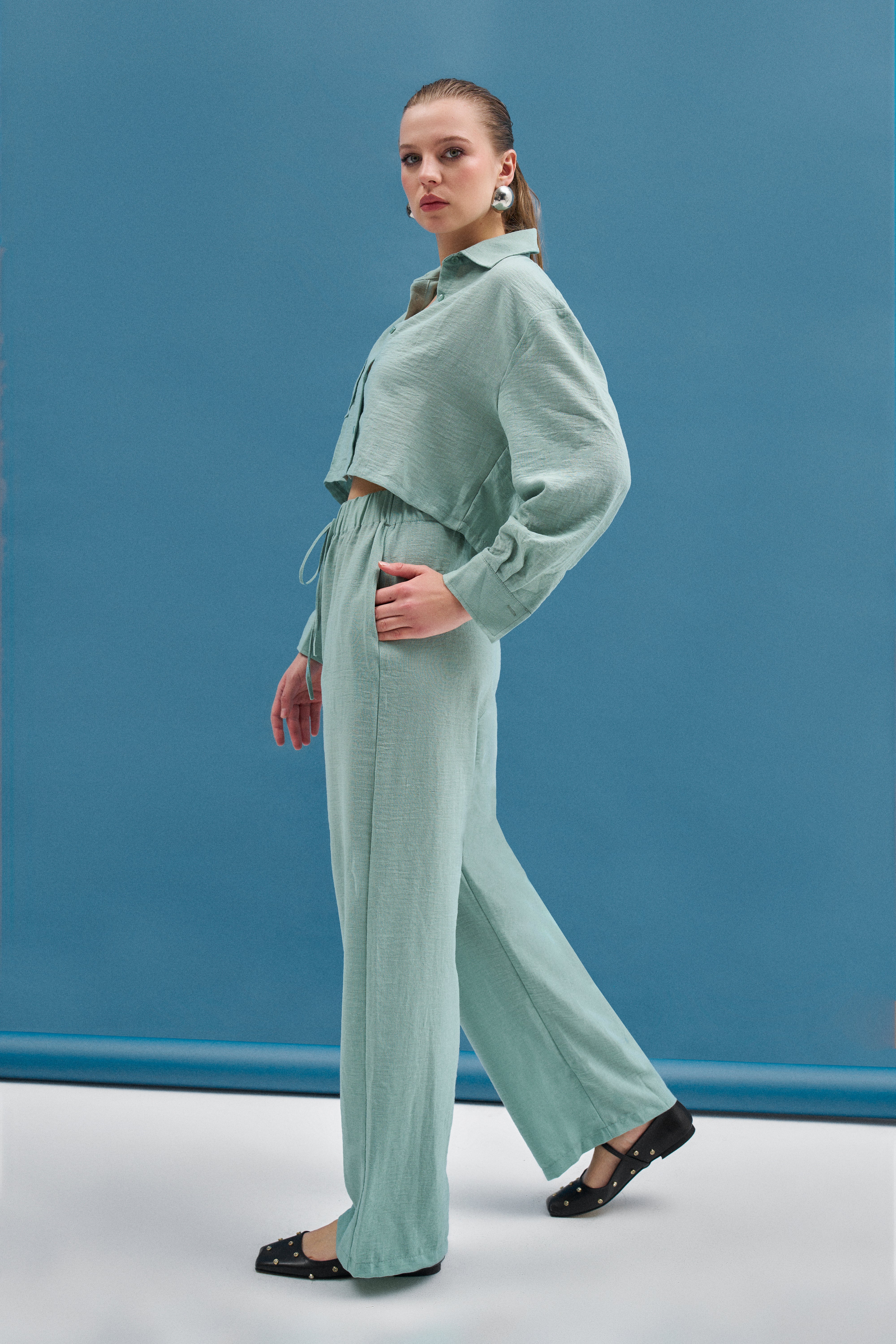 Çağla Yeşili Crop Gömlek Cep Detaylı Pantolon Takım