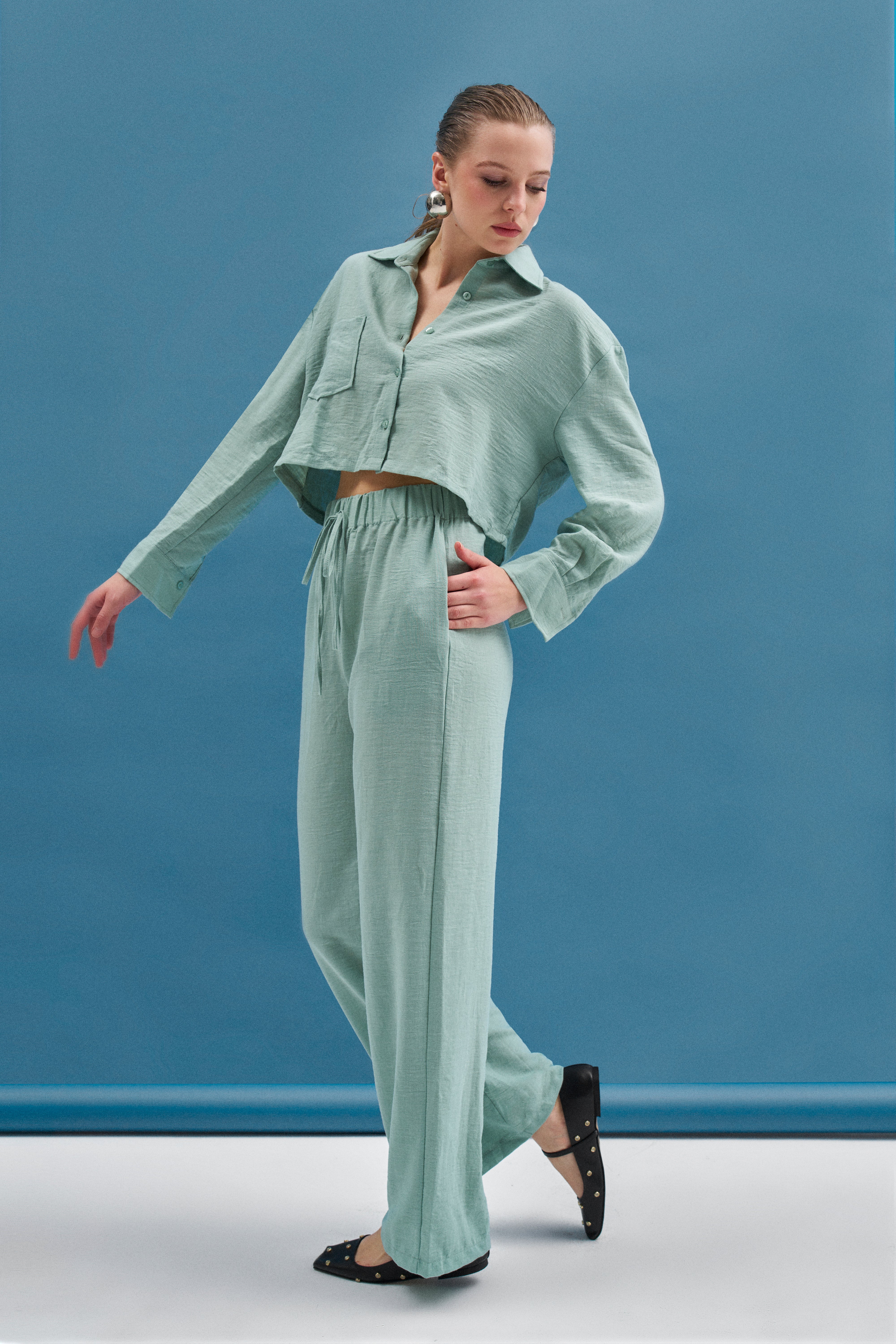 Çağla Yeşili Crop Gömlek Cep Detaylı Pantolon Takım