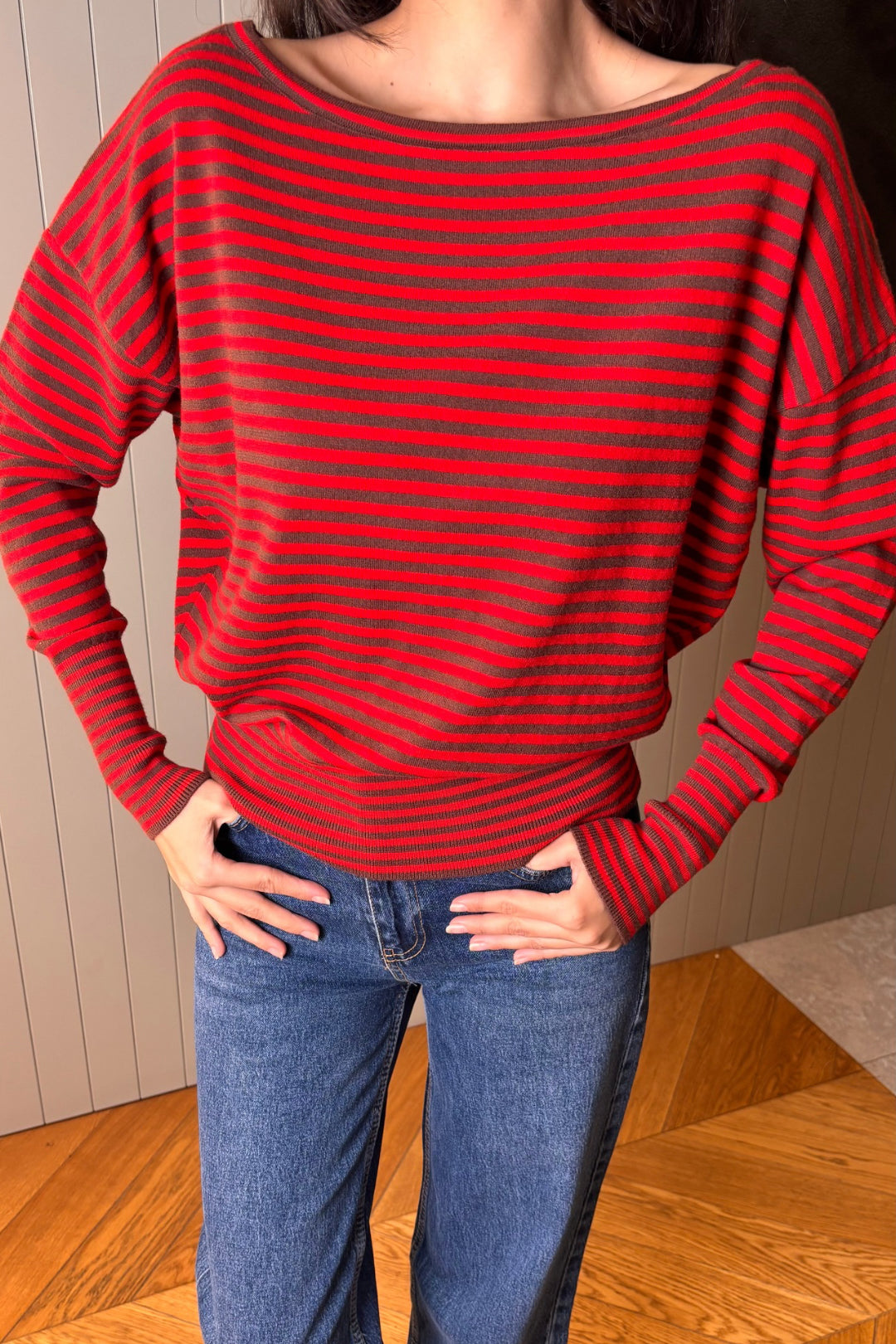 Kırmızı Kayık Yaka Çizgili Triko