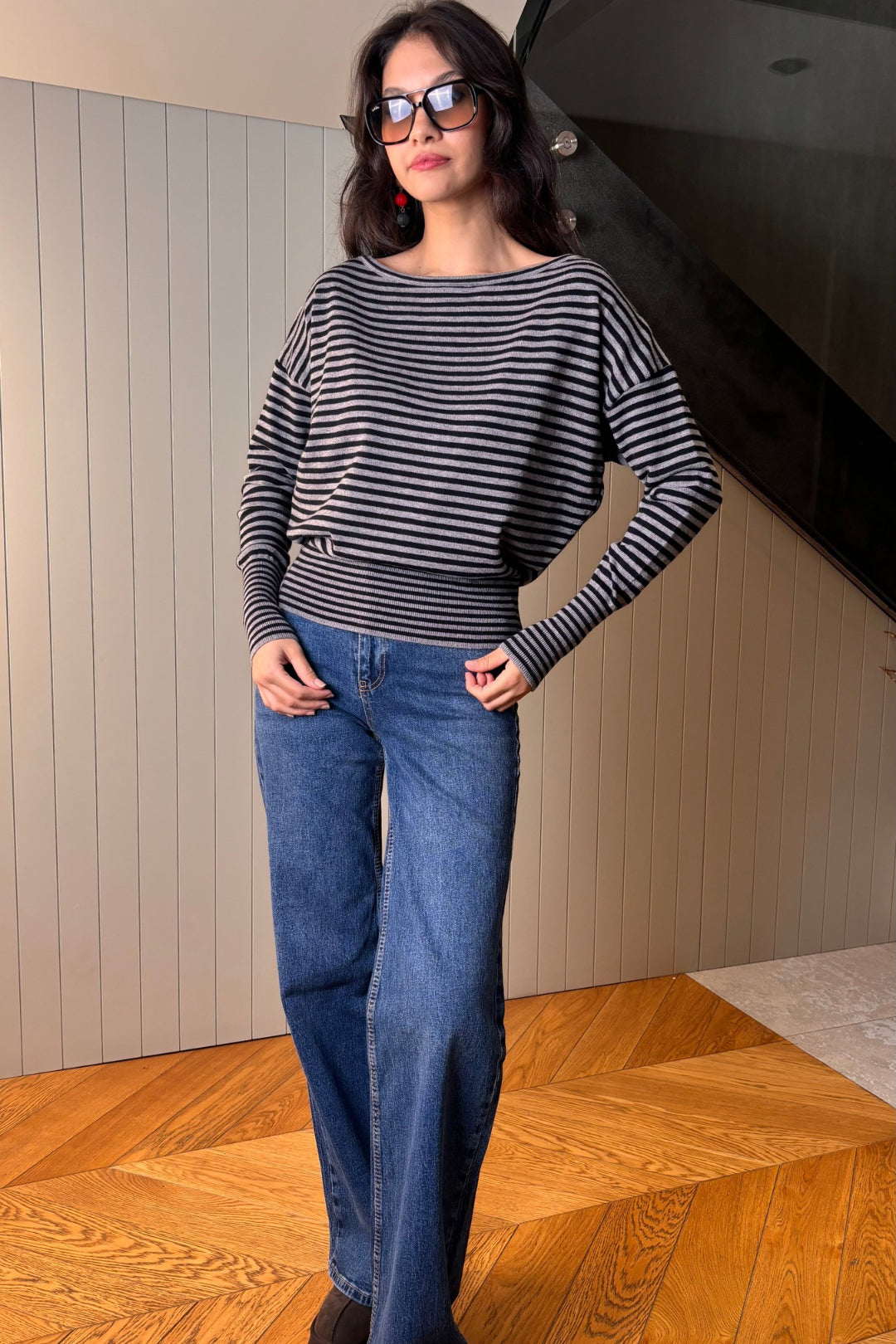 Gri Kayık Yaka Çizgili Triko