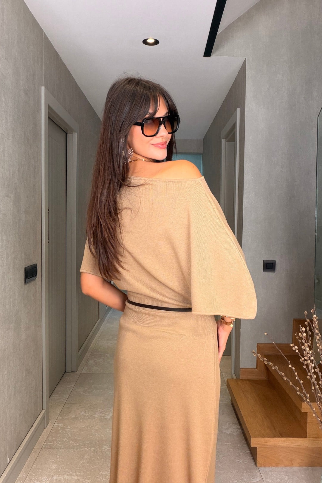 Camel Yarasa Kol Düşük Omuz Kemerli Maxi Elbise
