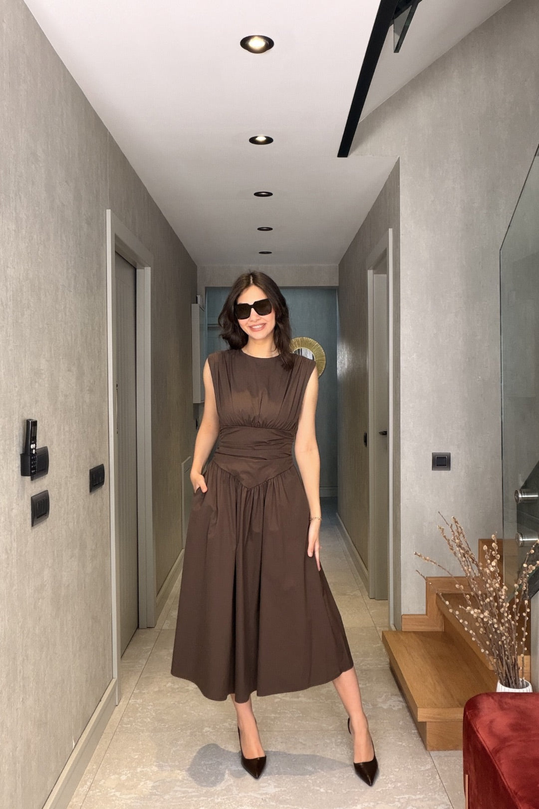 Kahverengi Drapeli Midi Elbise