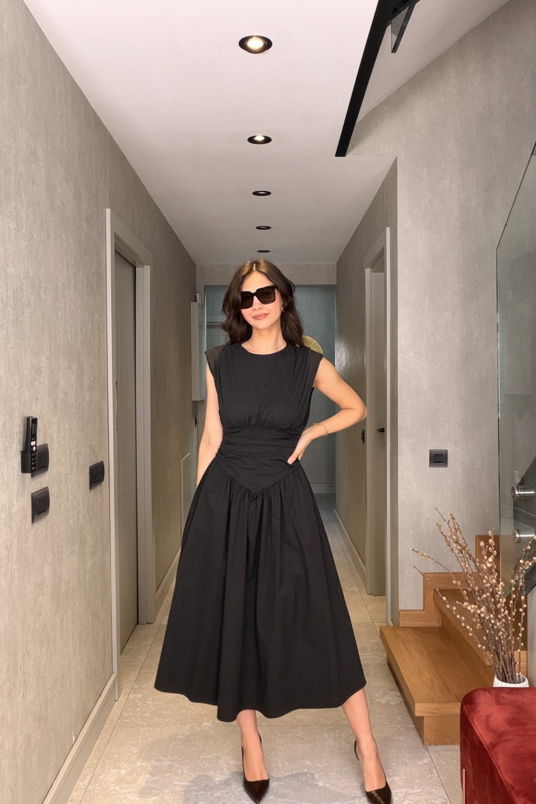 Siyah Drapeli Midi Elbise