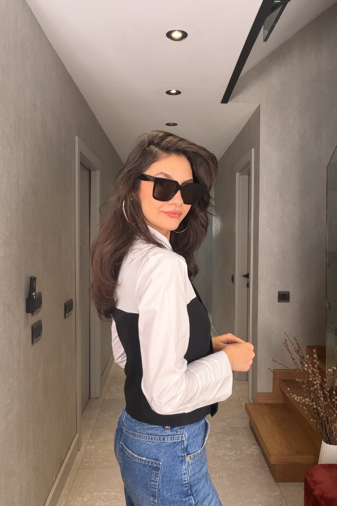 Siyah Kravatlı Tasarım Gömlek