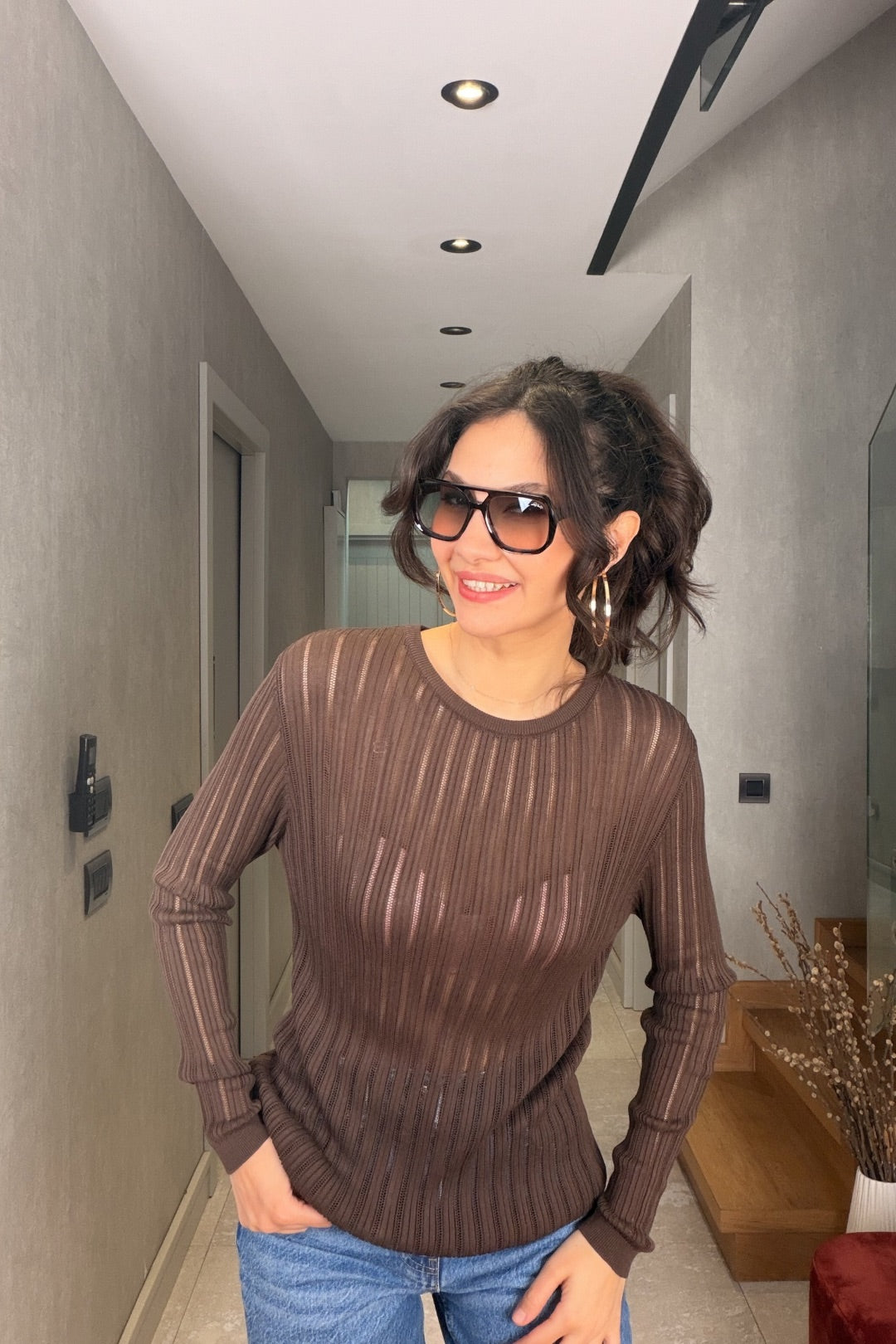 Kahverengi Arkadan Düğmeli Bluz