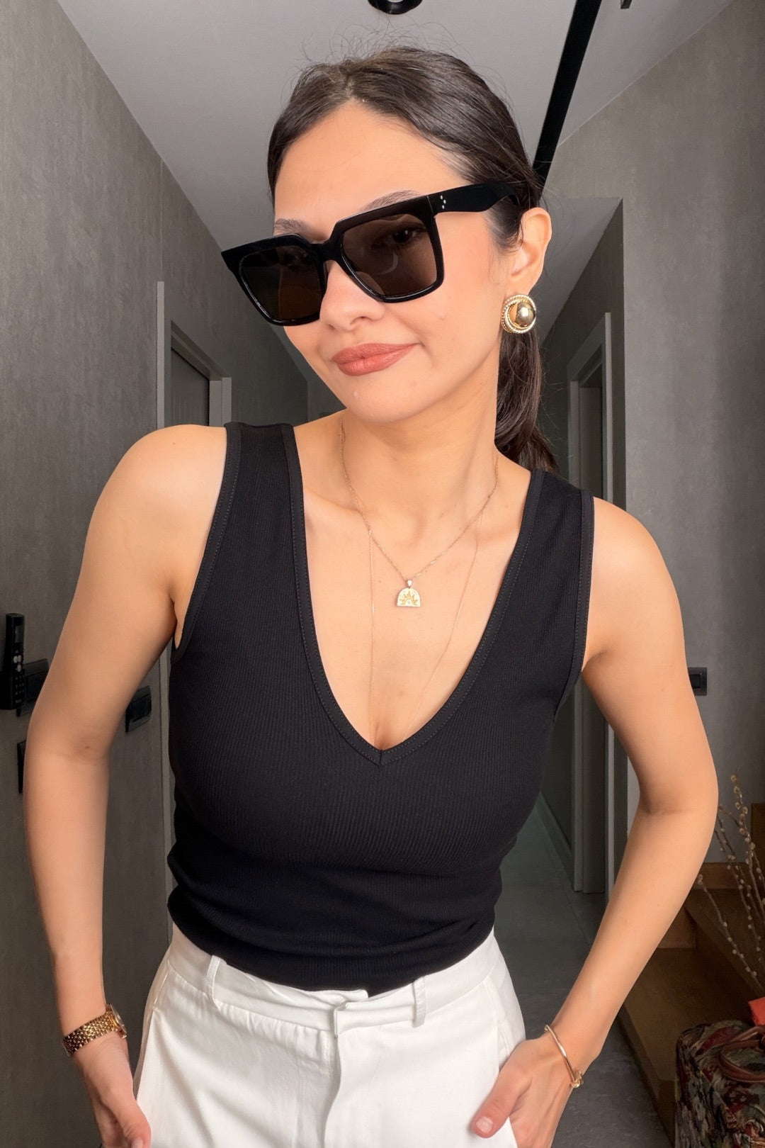 Siyah V Yaka Fitilli Atlet