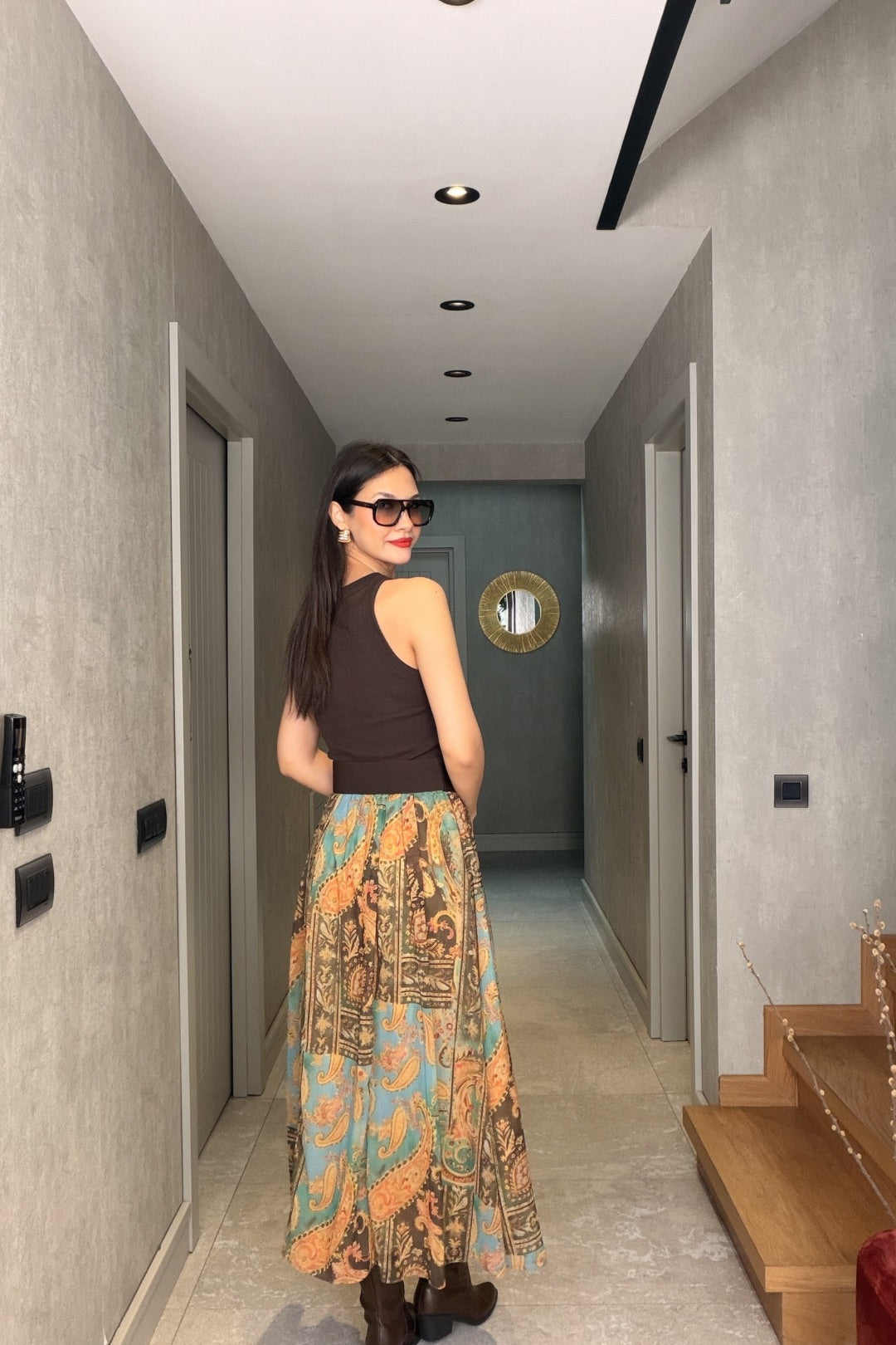 Desenli Geniş Kemerli Şifon Etek