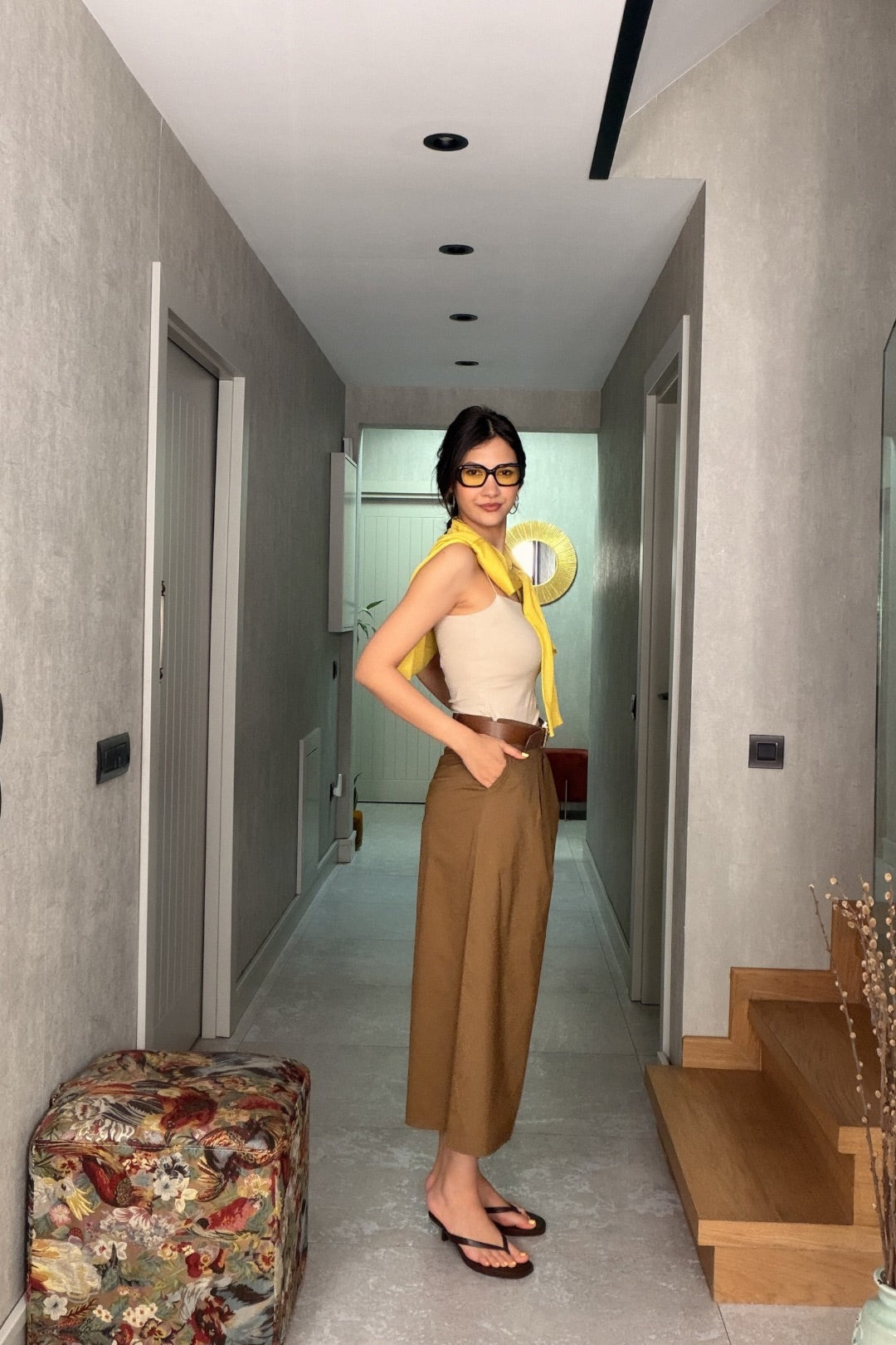 Haki Kemerli Bermuda Pantolon