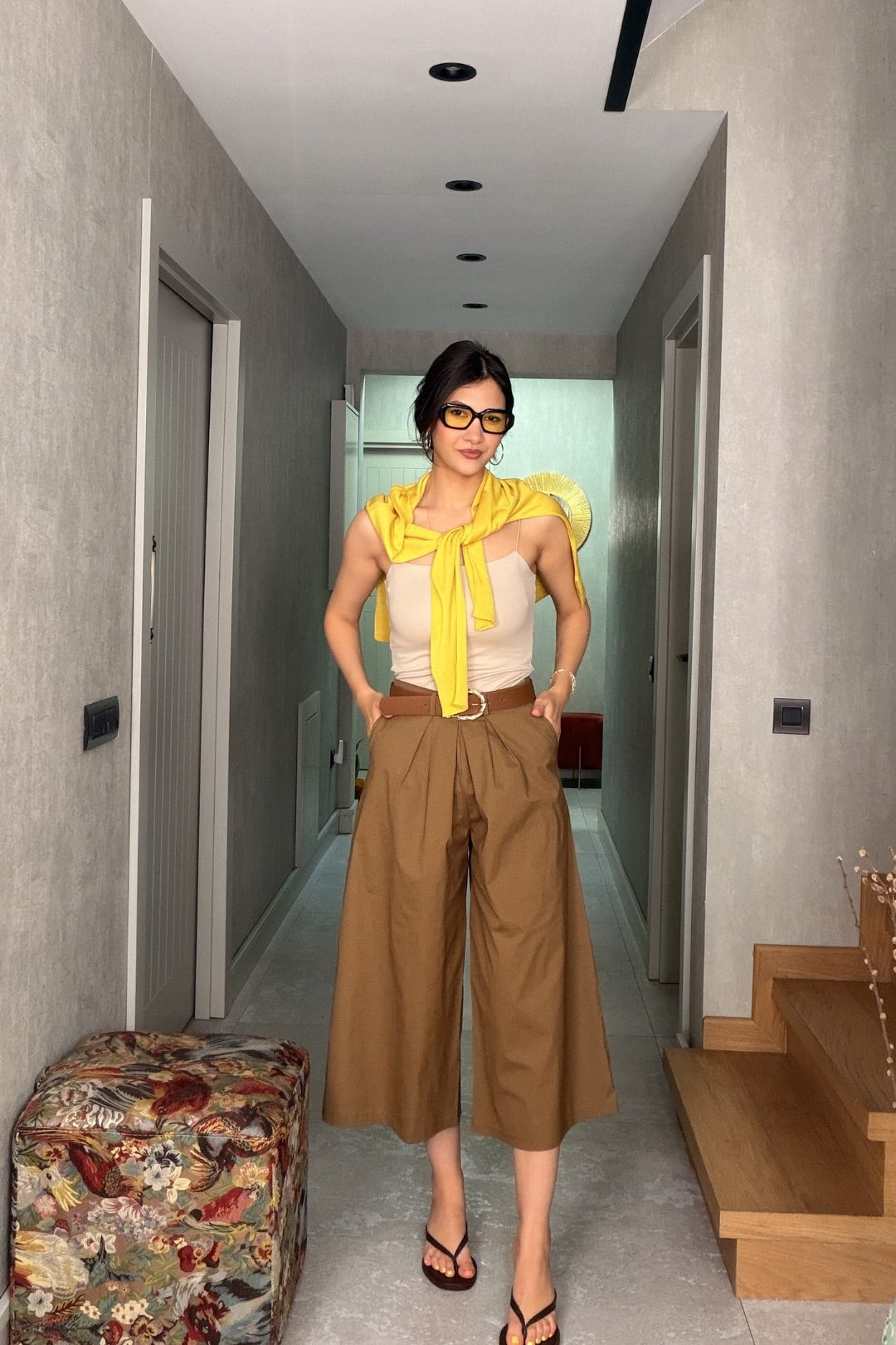 Haki Kemerli Bermuda Pantolon