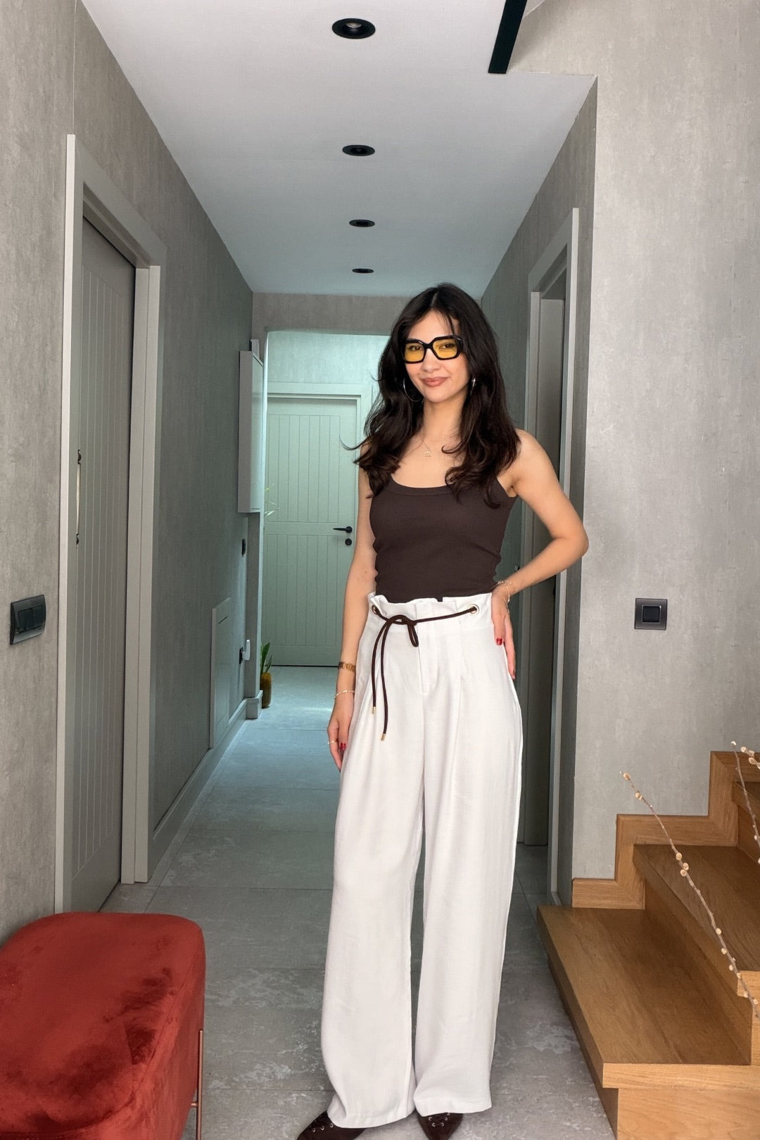 Beyaz Kuşgözlü Kemerli Tensel Pantolon