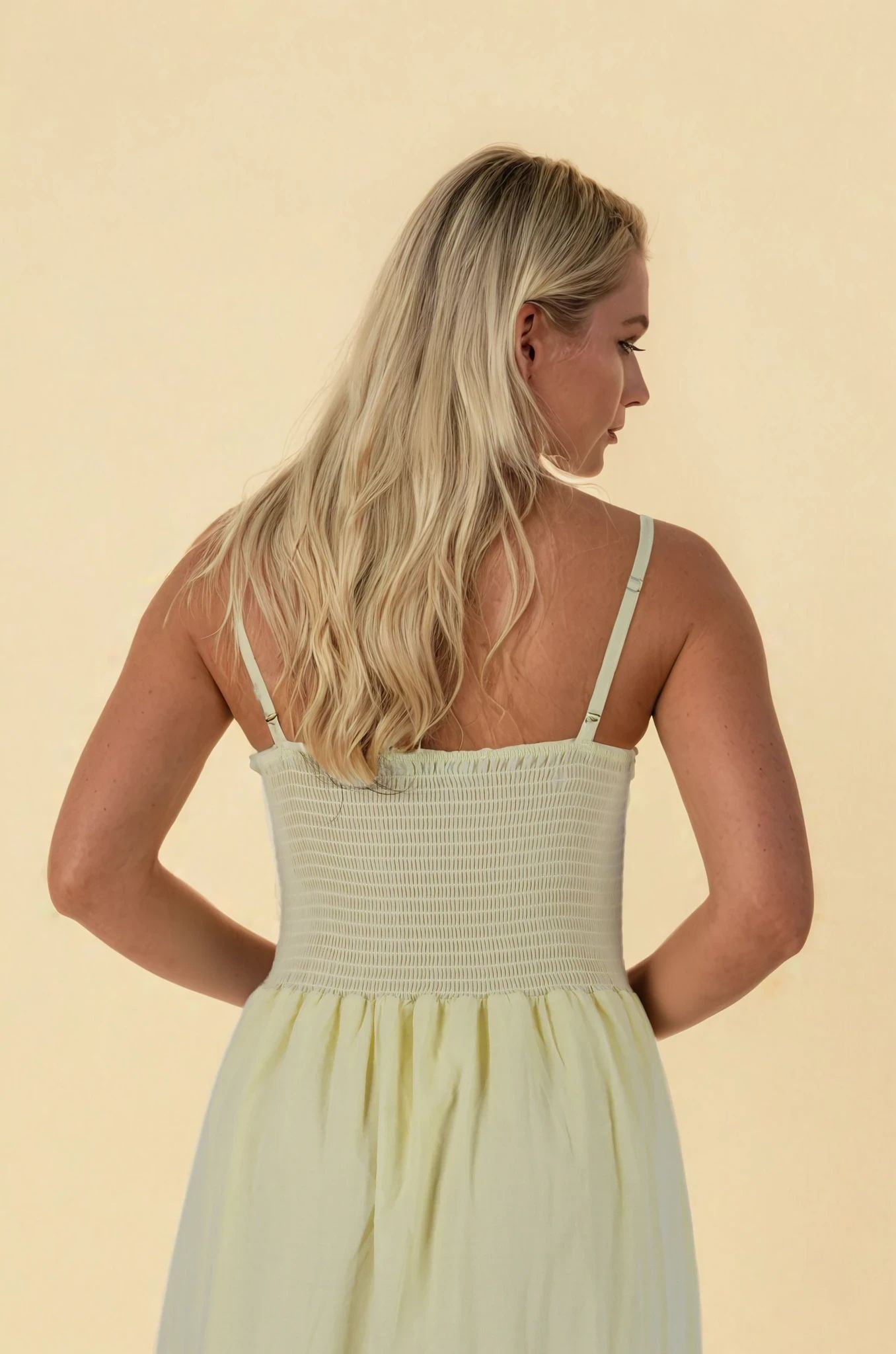 Sarı Nakışlı İnce Askılı Uzun Elbise