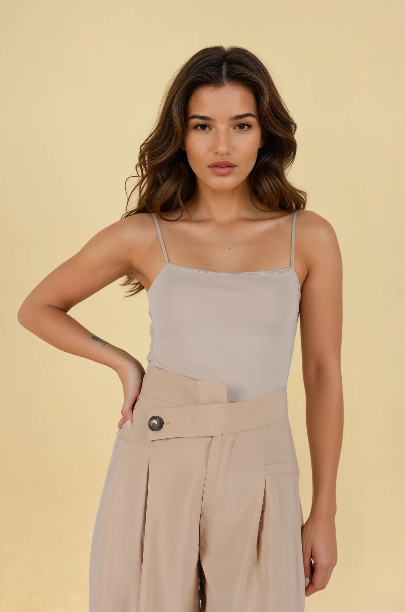 Krem İnce İp Askılı Atlet