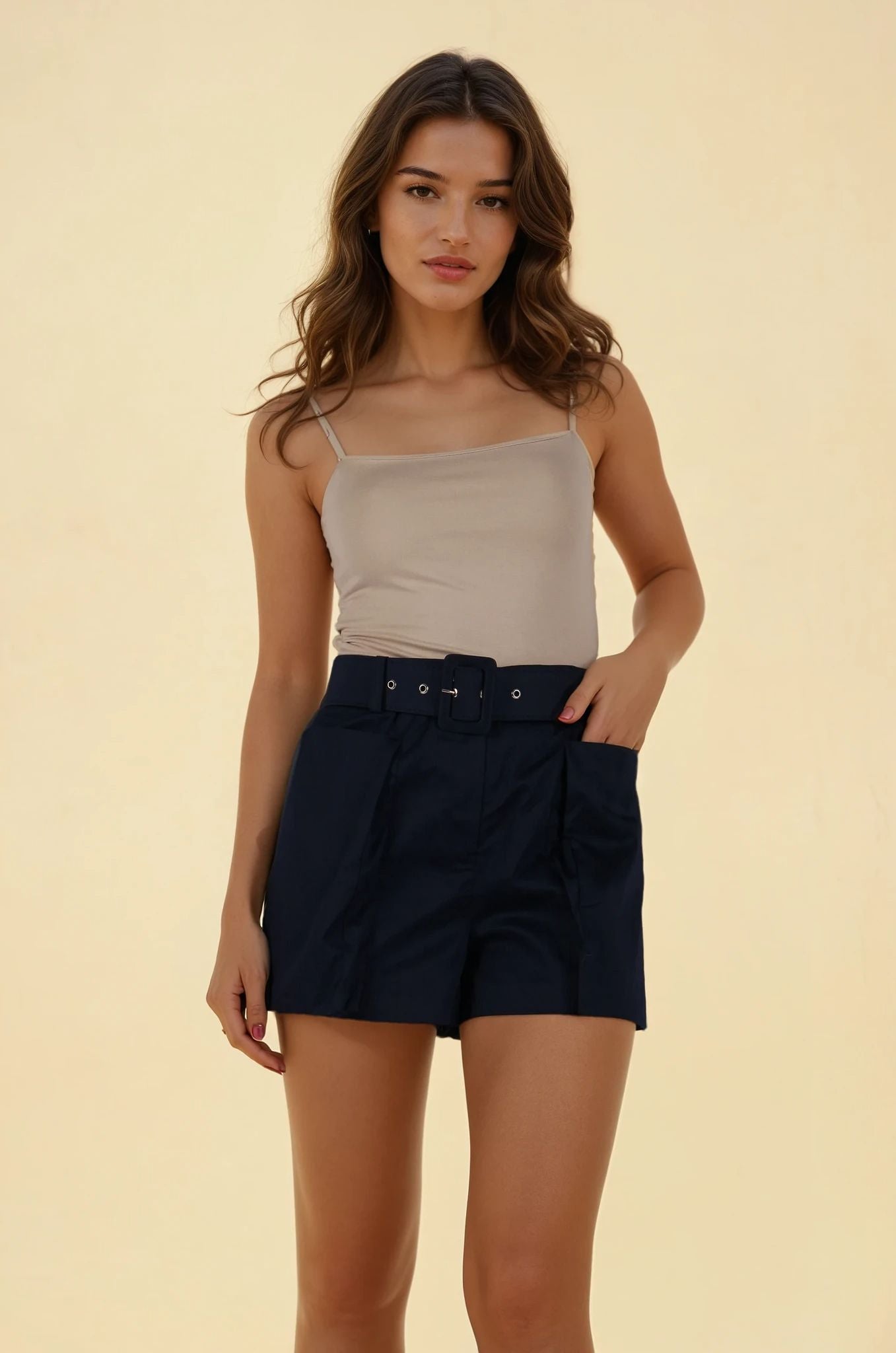 Lacivert Büyük Cepli Köprü Kemerli Şort