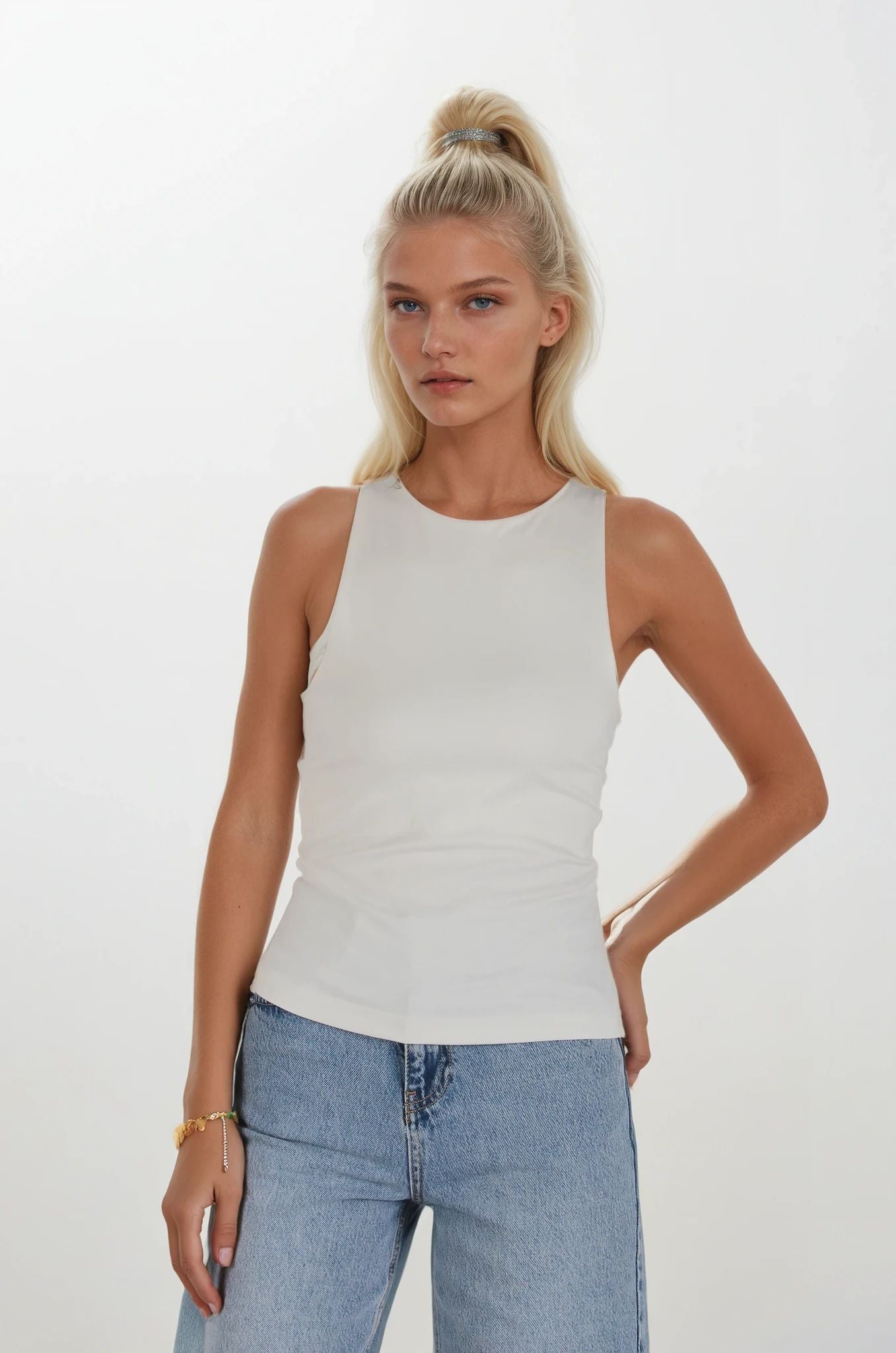 Ekru Halter Yakalı Atlet