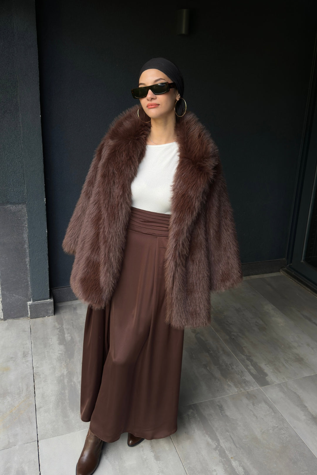 Kahverengi Saten Belden Bağlamalı Midi Boy Etek