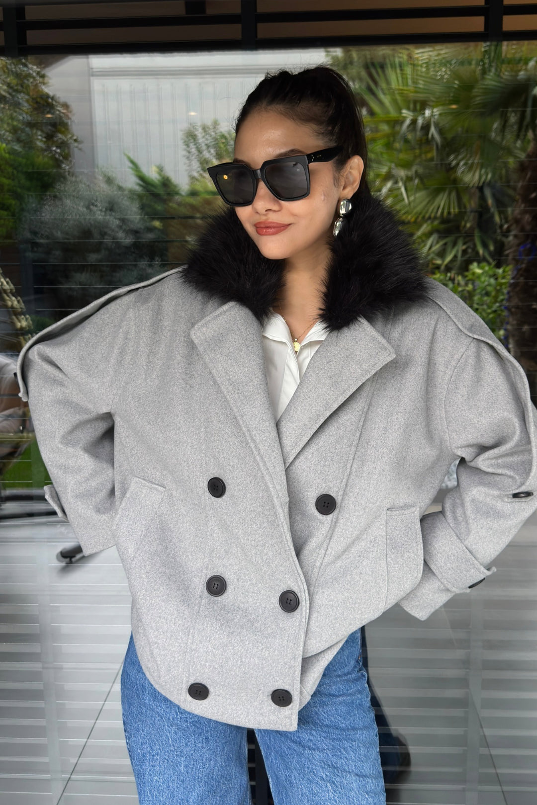 Gri Yakası Kürklü Cepli Kaşe Ceket