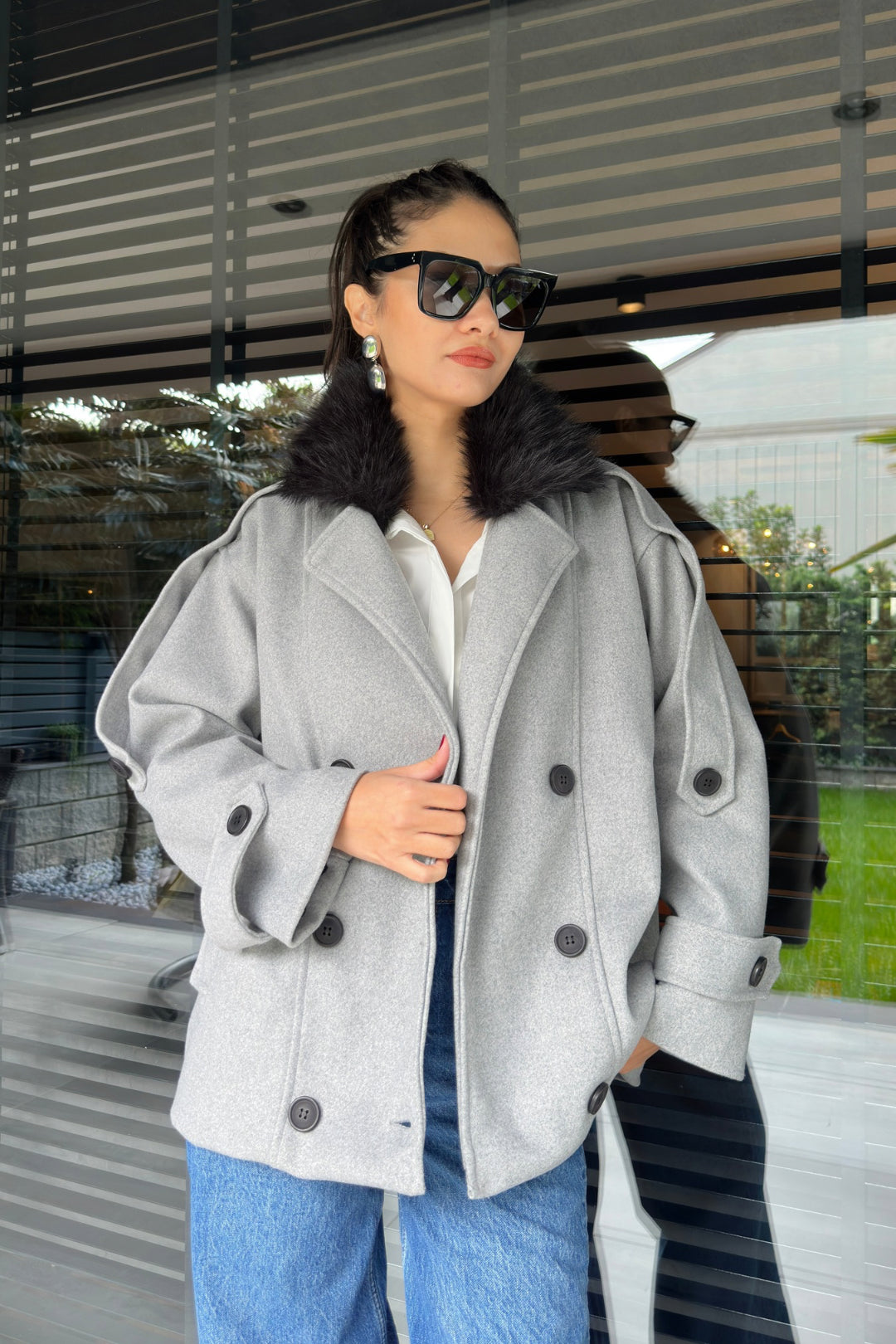 Gri Yakası Kürklü Cepli Kaşe Ceket