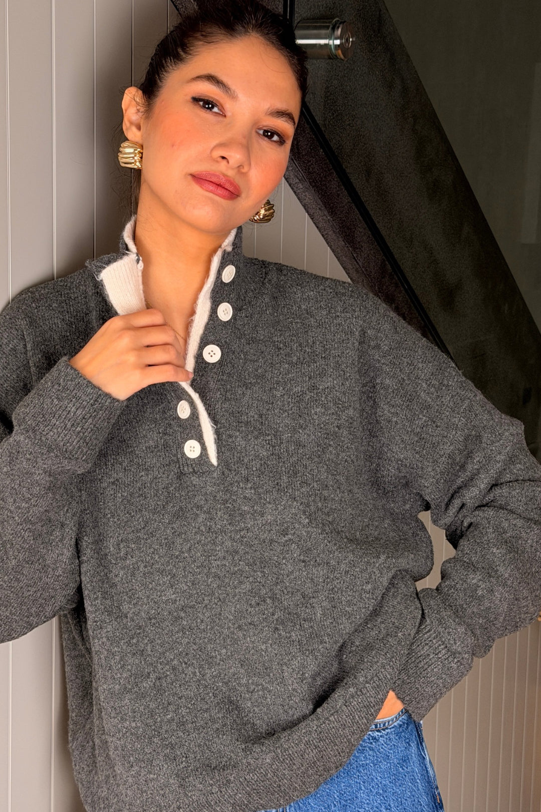 Antrasit Yaka Detaylı Triko