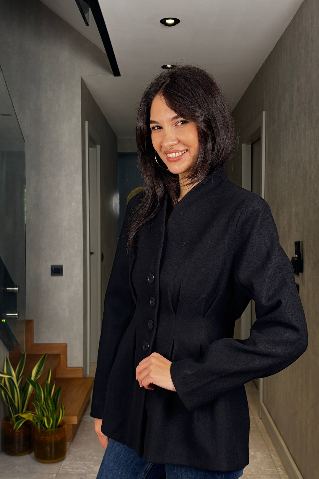 Siyah Düğmeli Kaşe Ceket