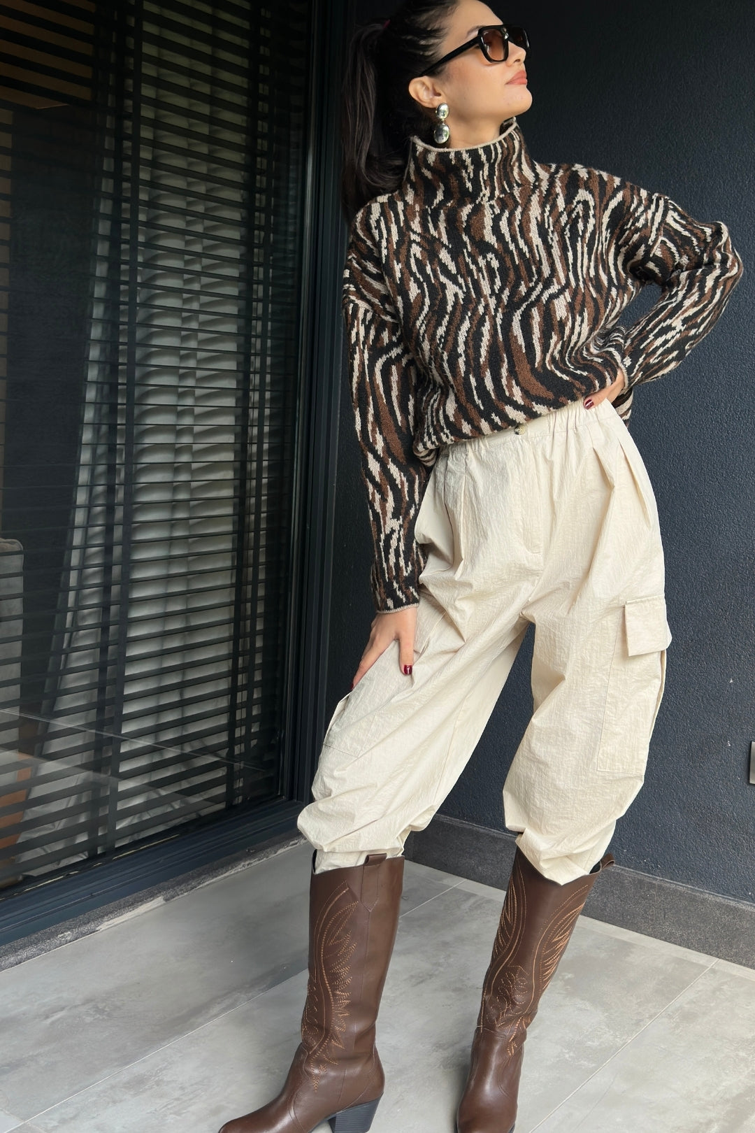 Bej Dokulu Cep Detaylı Kargo Pantolon