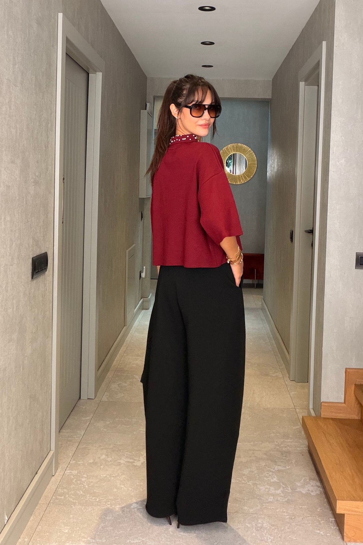 Bordo Yakası Taşlı Düğmeli Triko