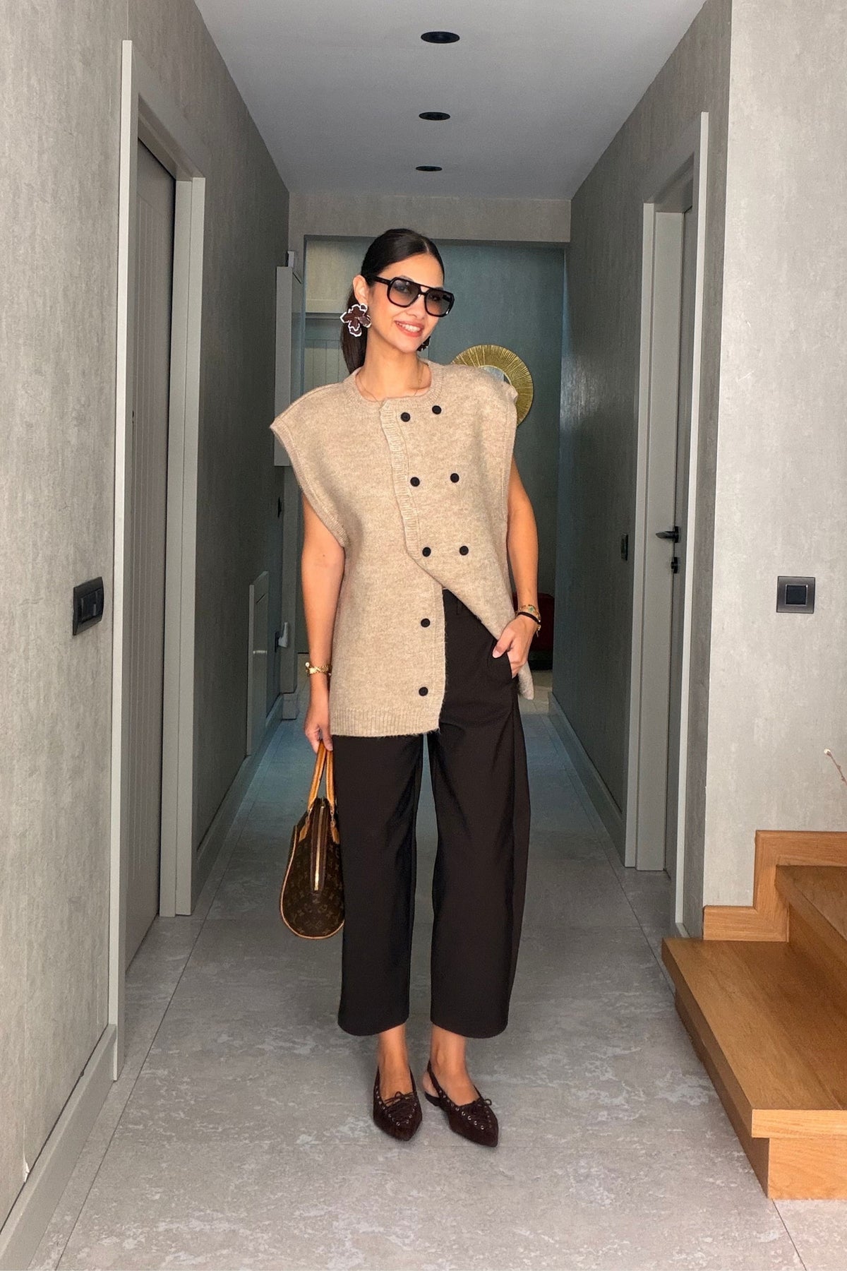 Bej Düğmeli Oversize Triko Yelek