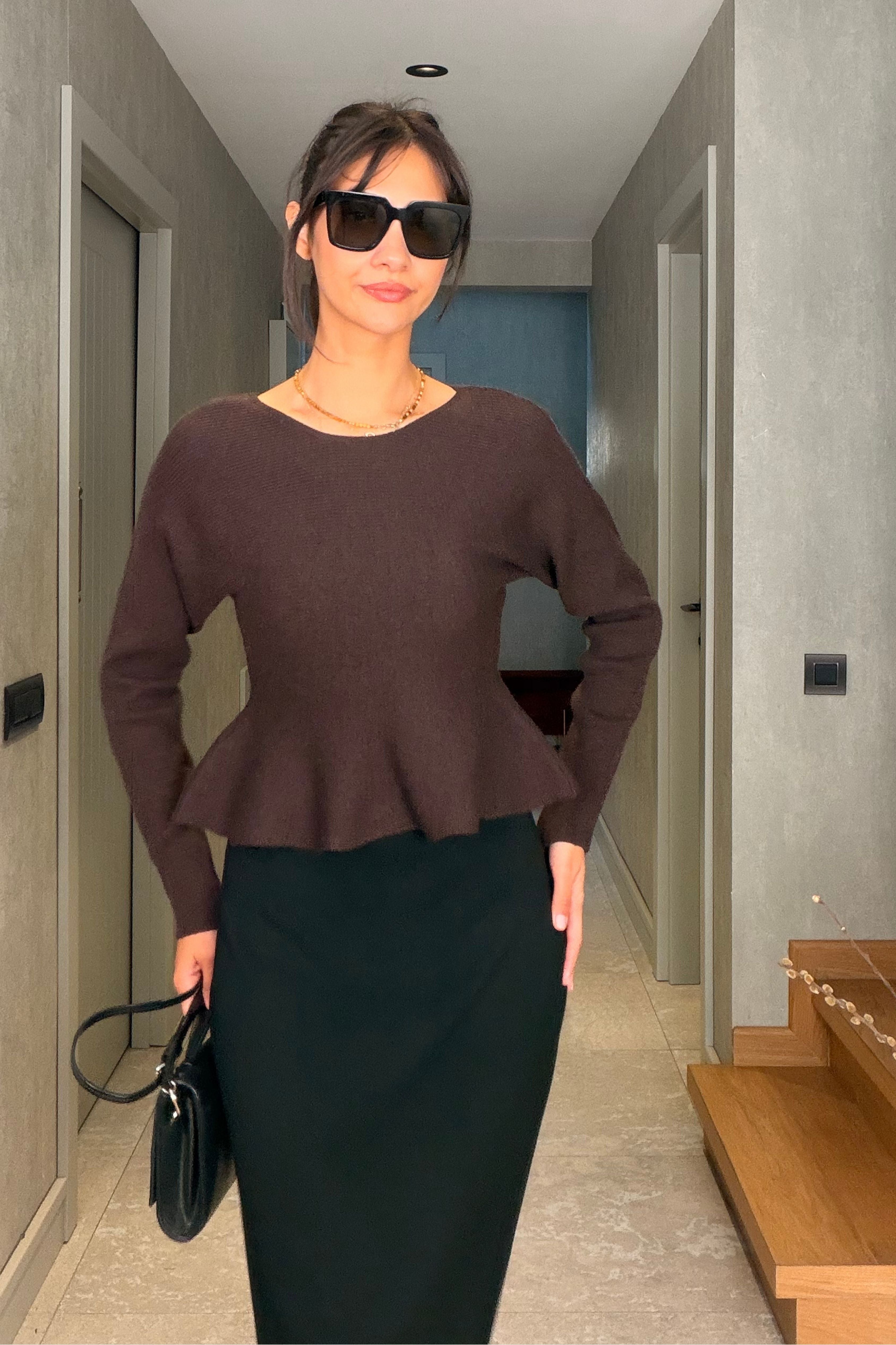 Kahverengi Volanlı Fitilli Crop Triko Kazak