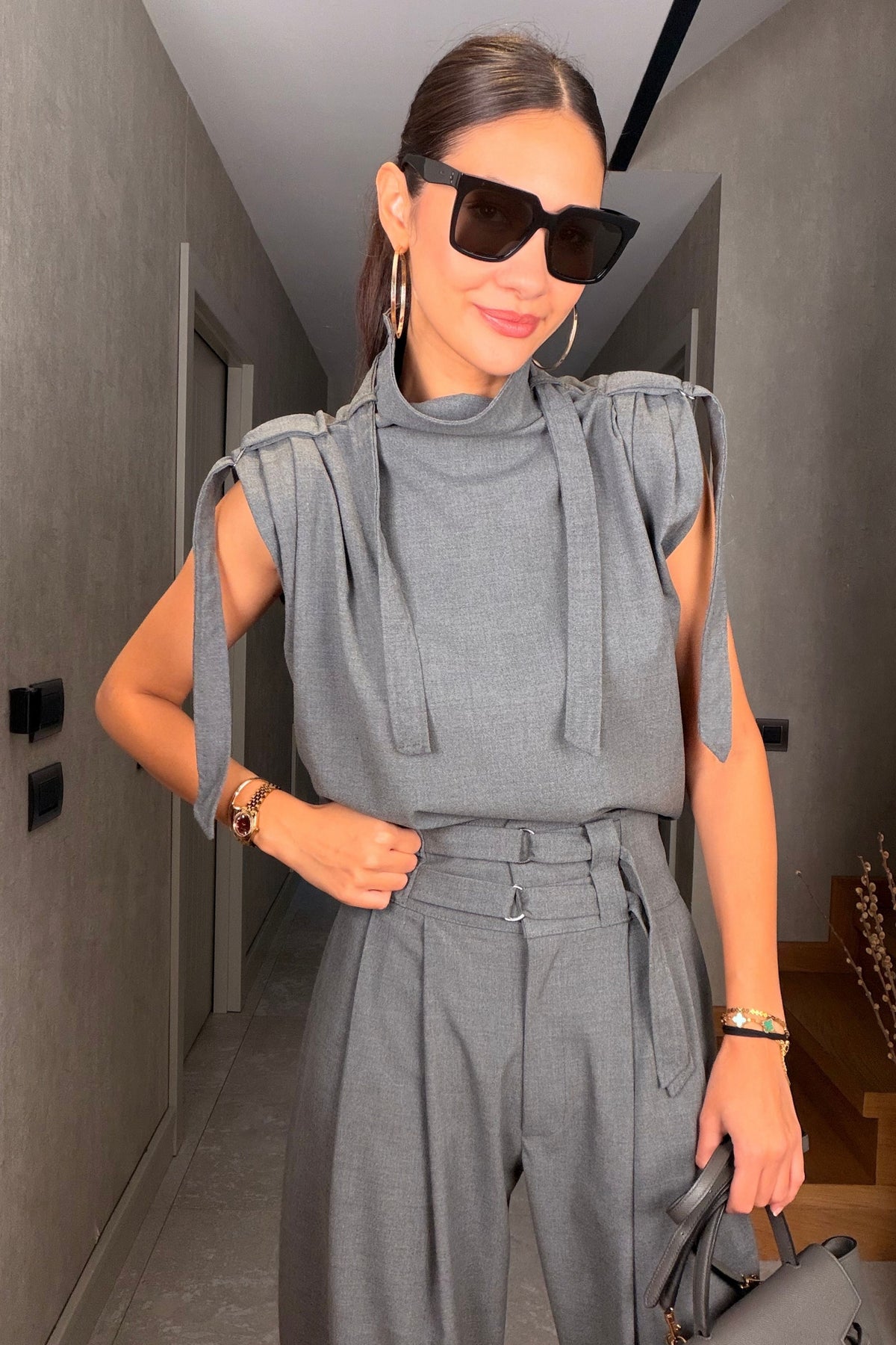 Gri Apolet Detaylı Bluz Pantolon Takım