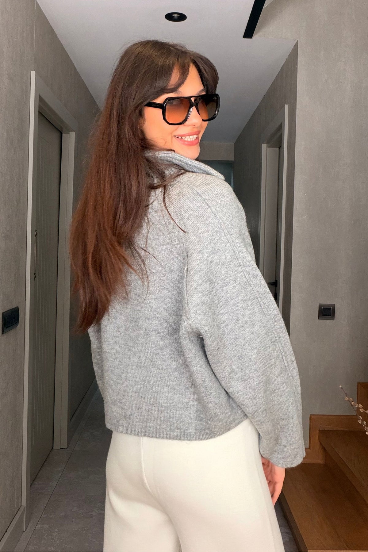 Gri Fermuarlı Crop Triko Ceket