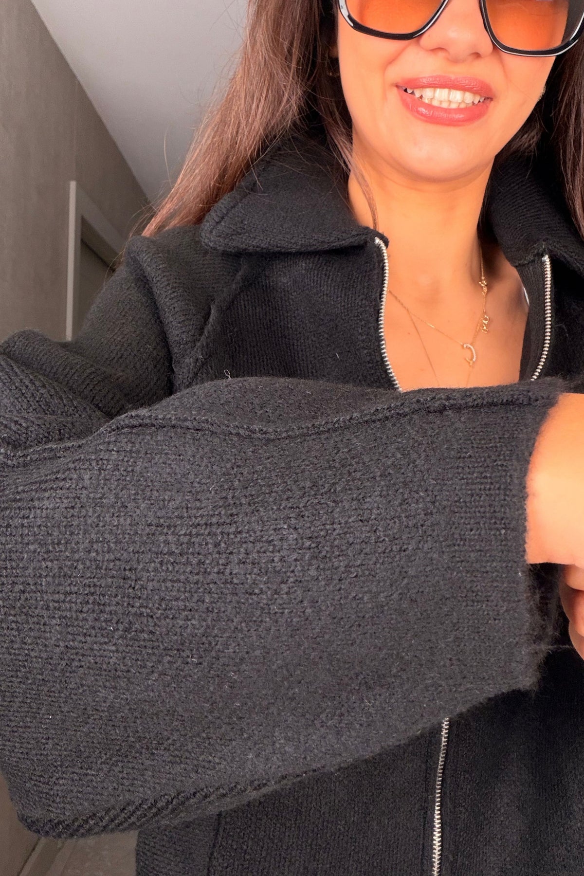 Siyah Fermuarlı Crop Triko Ceket