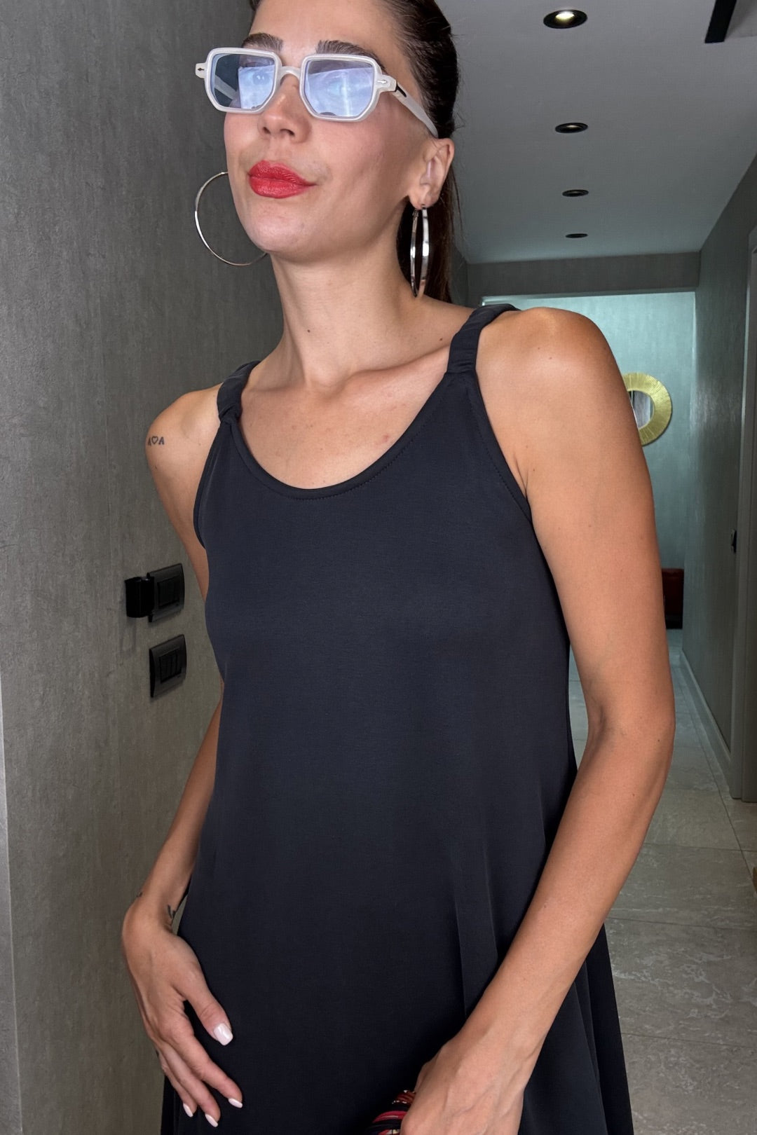 Siyah Lastik Askılı Elbise
