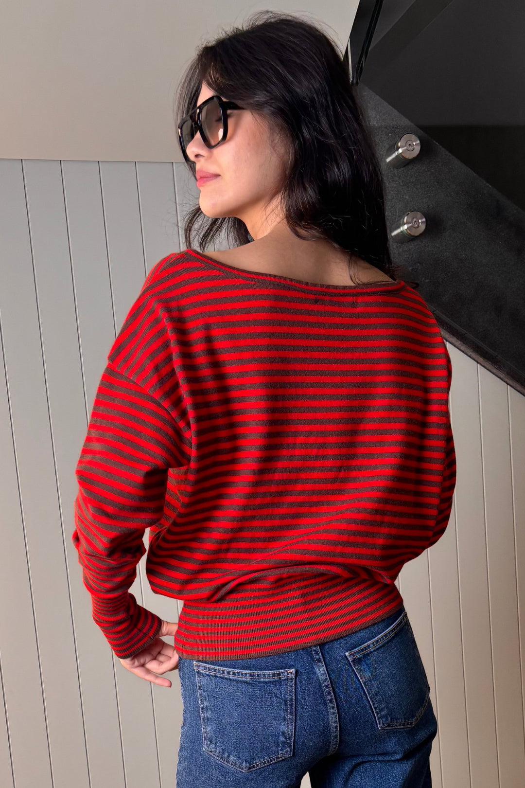 Kırmızı Kayık Yaka Çizgili Triko