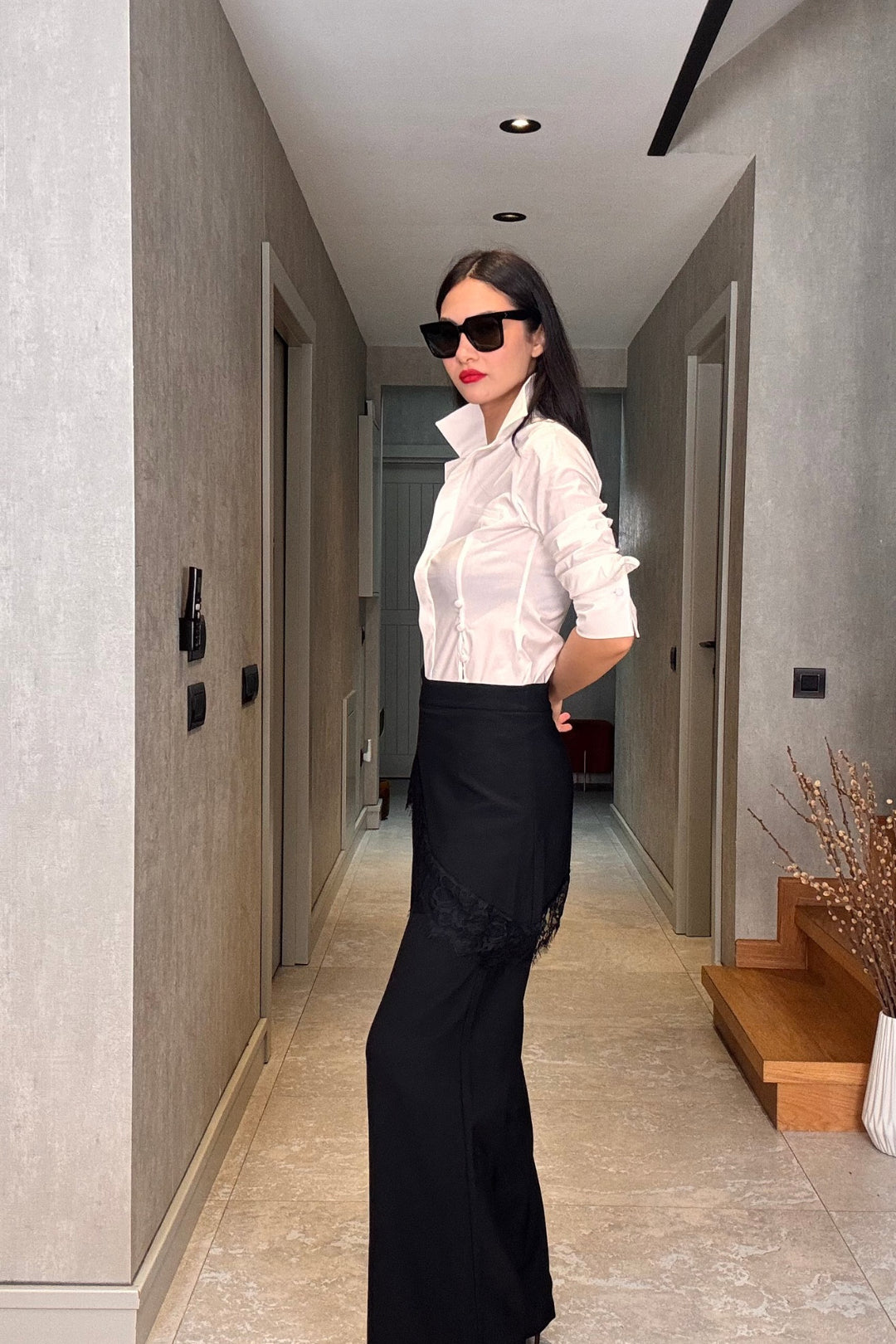 Siyah Dantel Etek Detaylı Pantolon