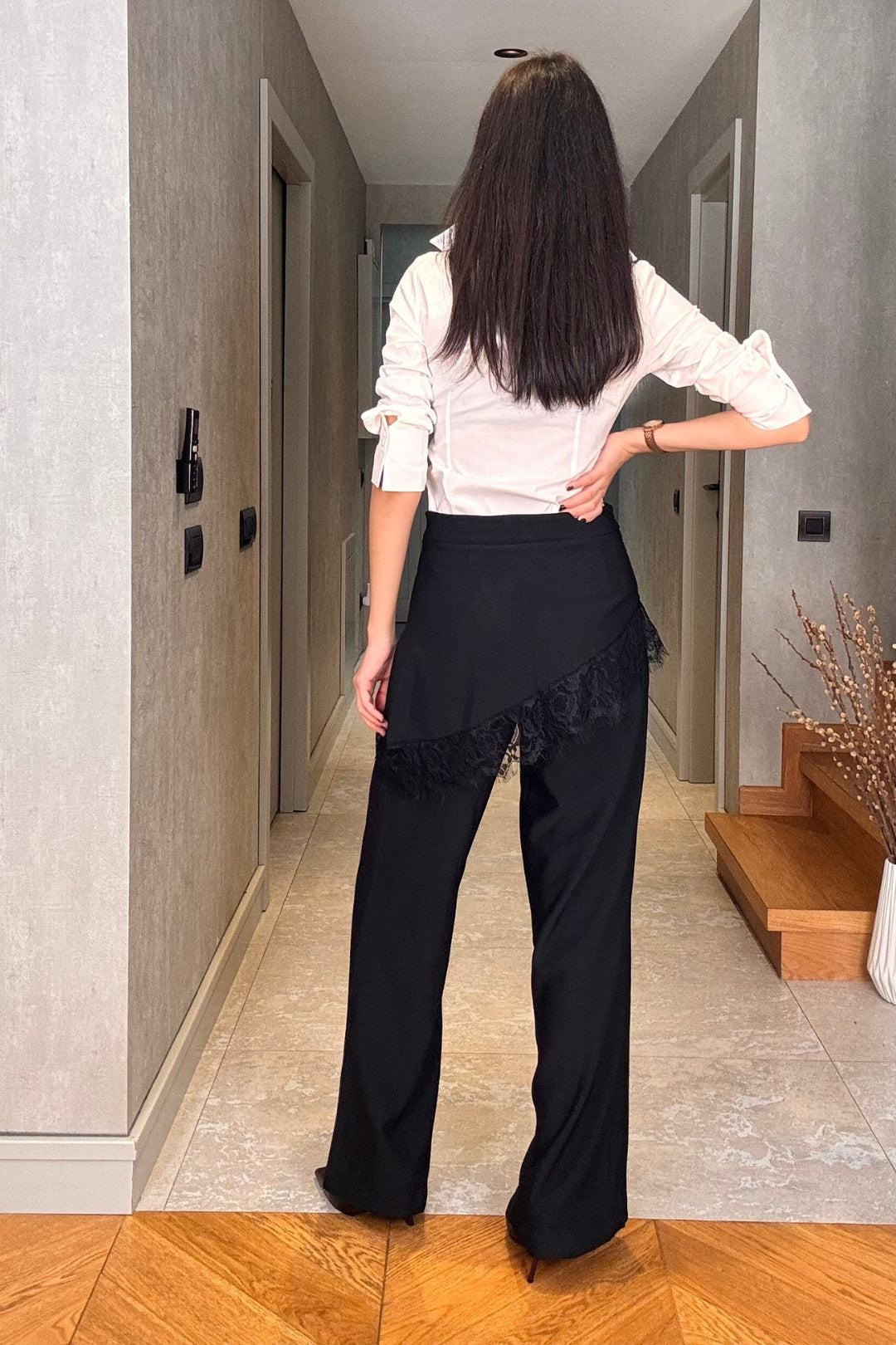 Siyah Dantel Etek Detaylı Pantolon