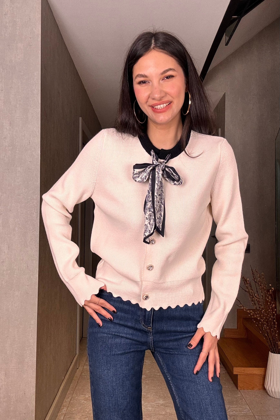 Bej Antik Düğmeli Hırka