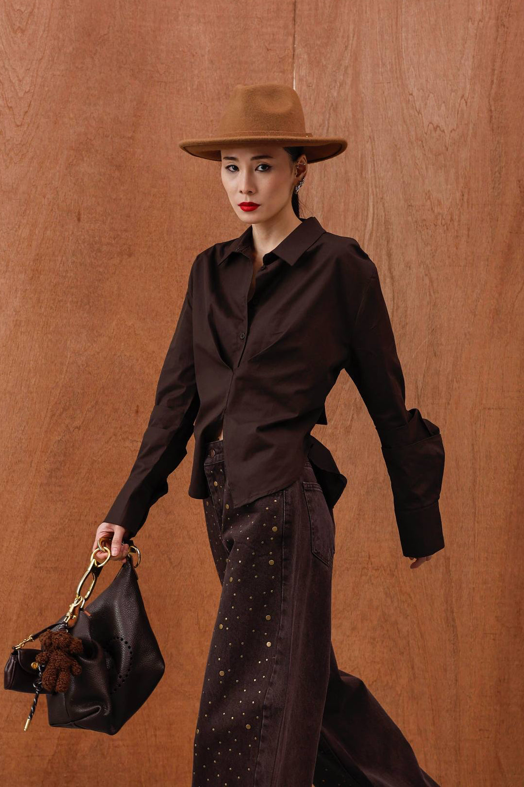 Kahverengi Arkadan Bağlamalı Gömlek