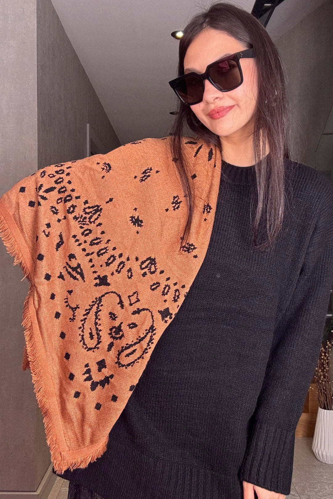Tarçın Rengi Desenli Şal