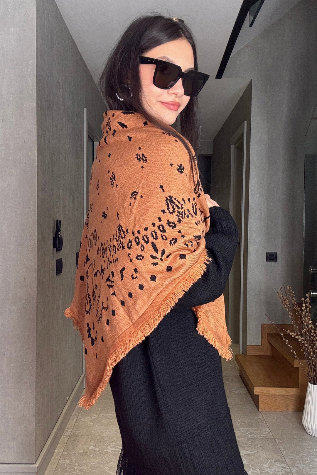 Tarçın Rengi Desenli Şal