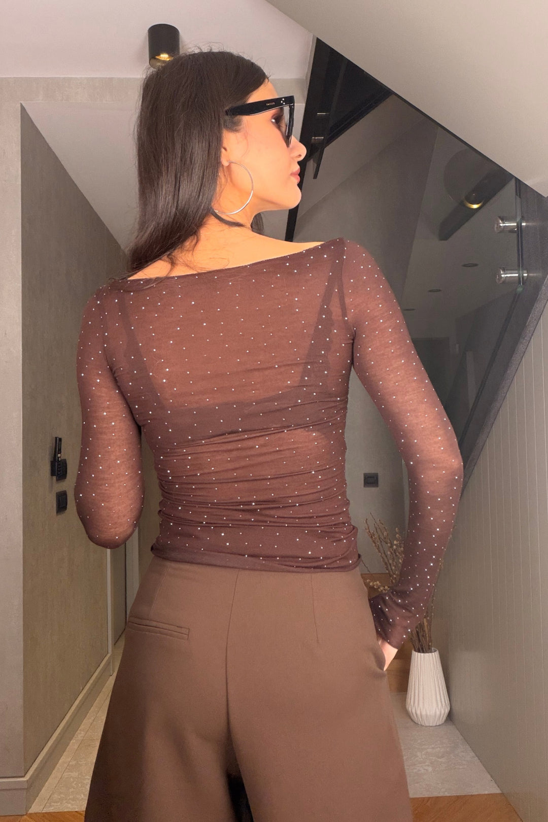 Kahverengi Taşlı Transparan Bluz