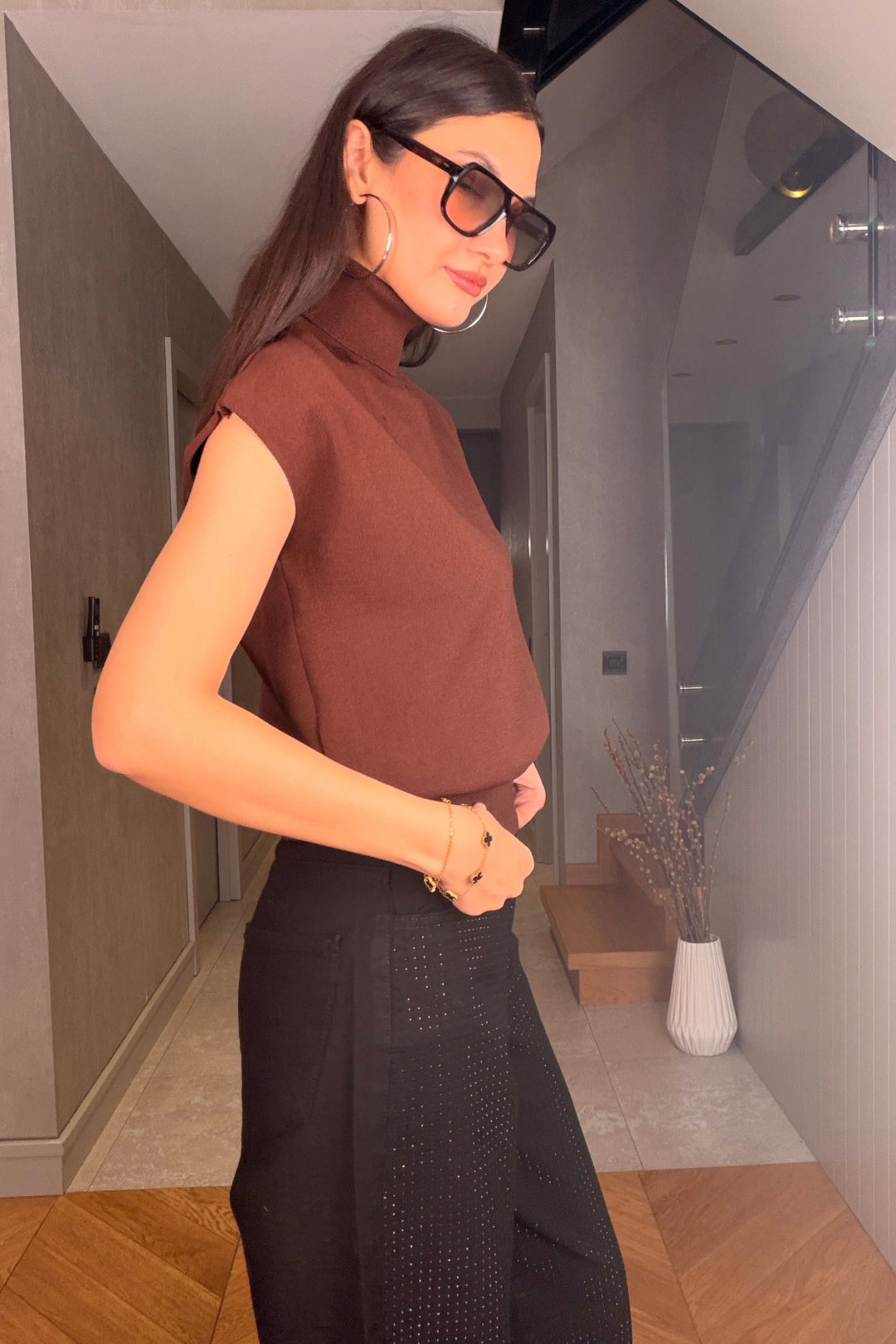 Kahverengi Balıkçı Yaka Kolsuz Bluz