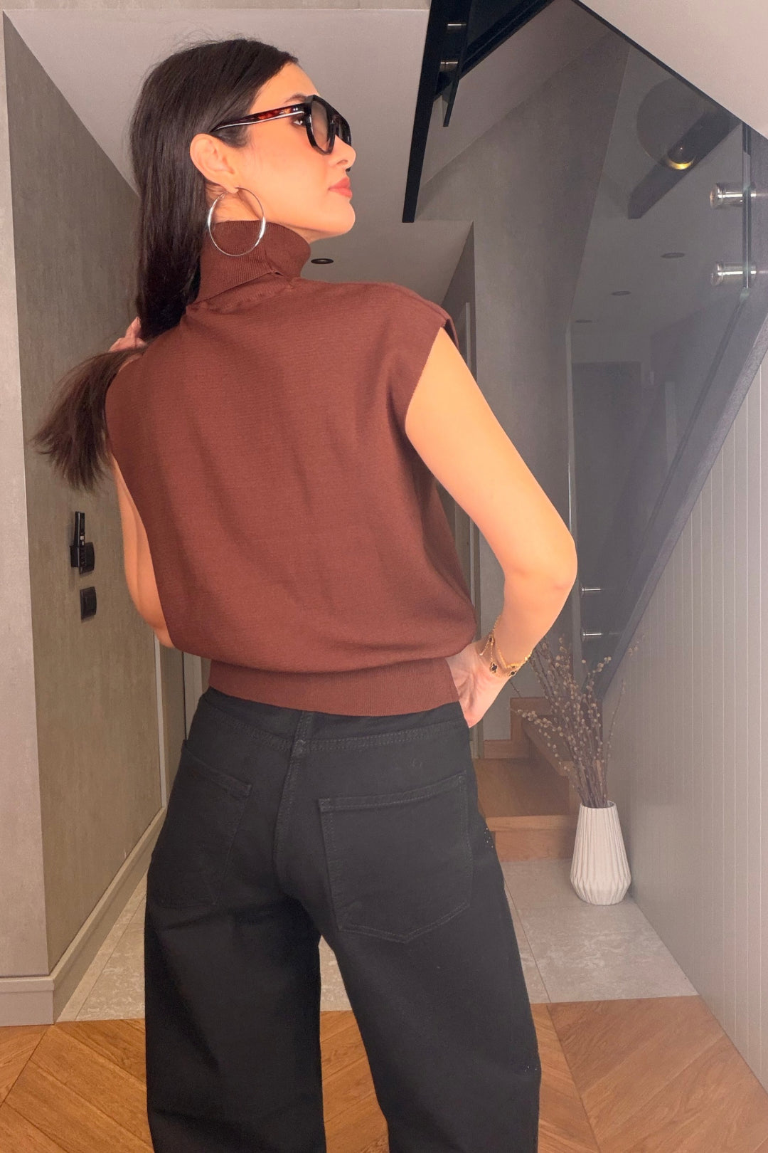 Kahverengi Balıkçı Yaka Kolsuz Bluz