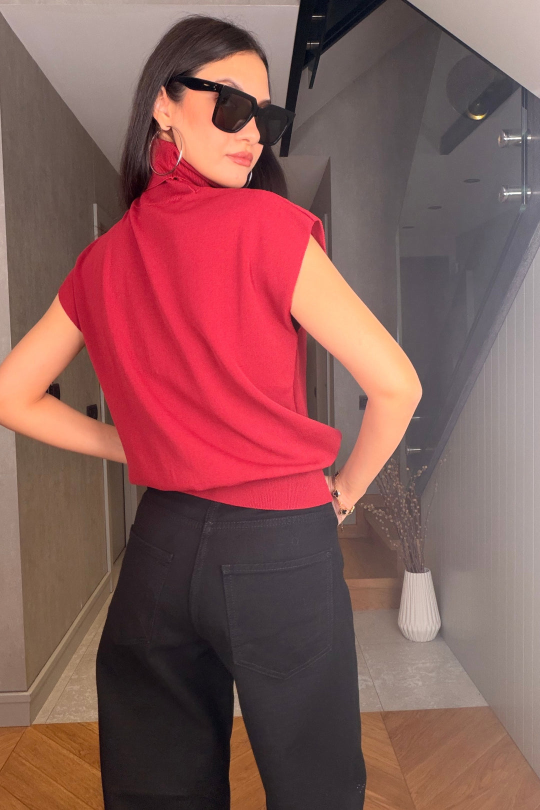 Kırmızı Balıkçı Yaka Kolsuz Bluz