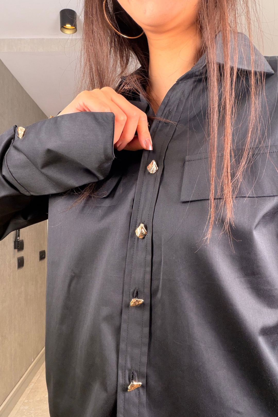 Siyah Gold Düğmeli Gömlek