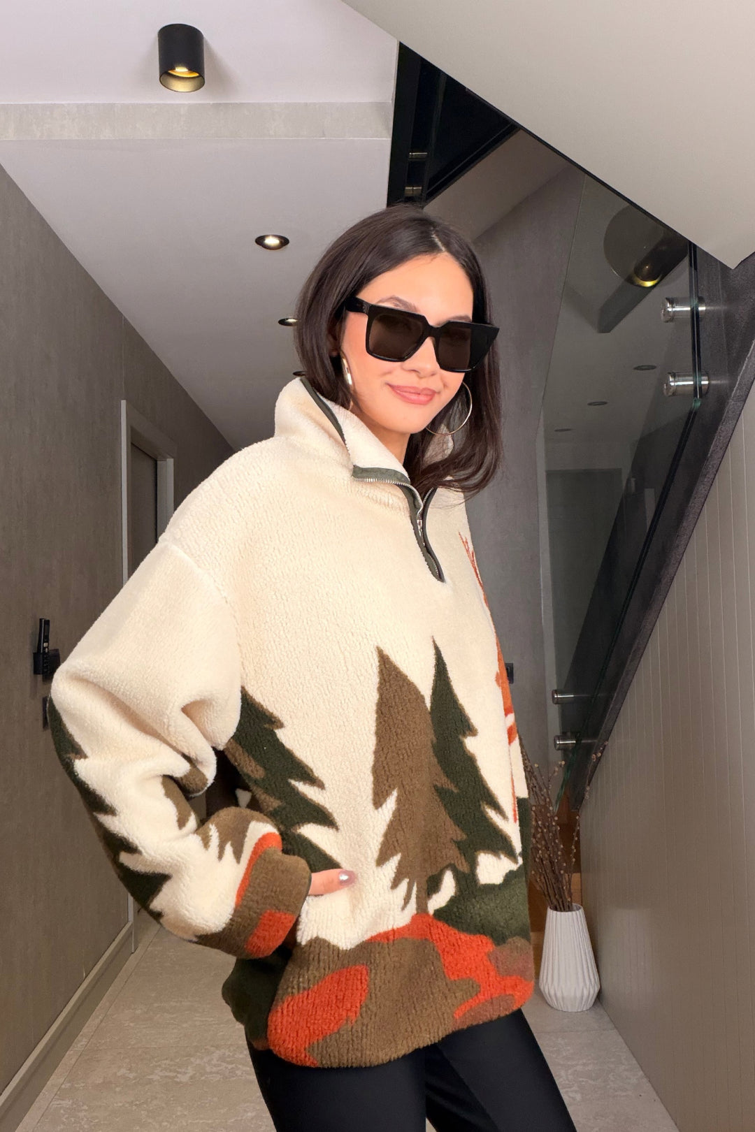 Bej Desenli Yumoş Polar