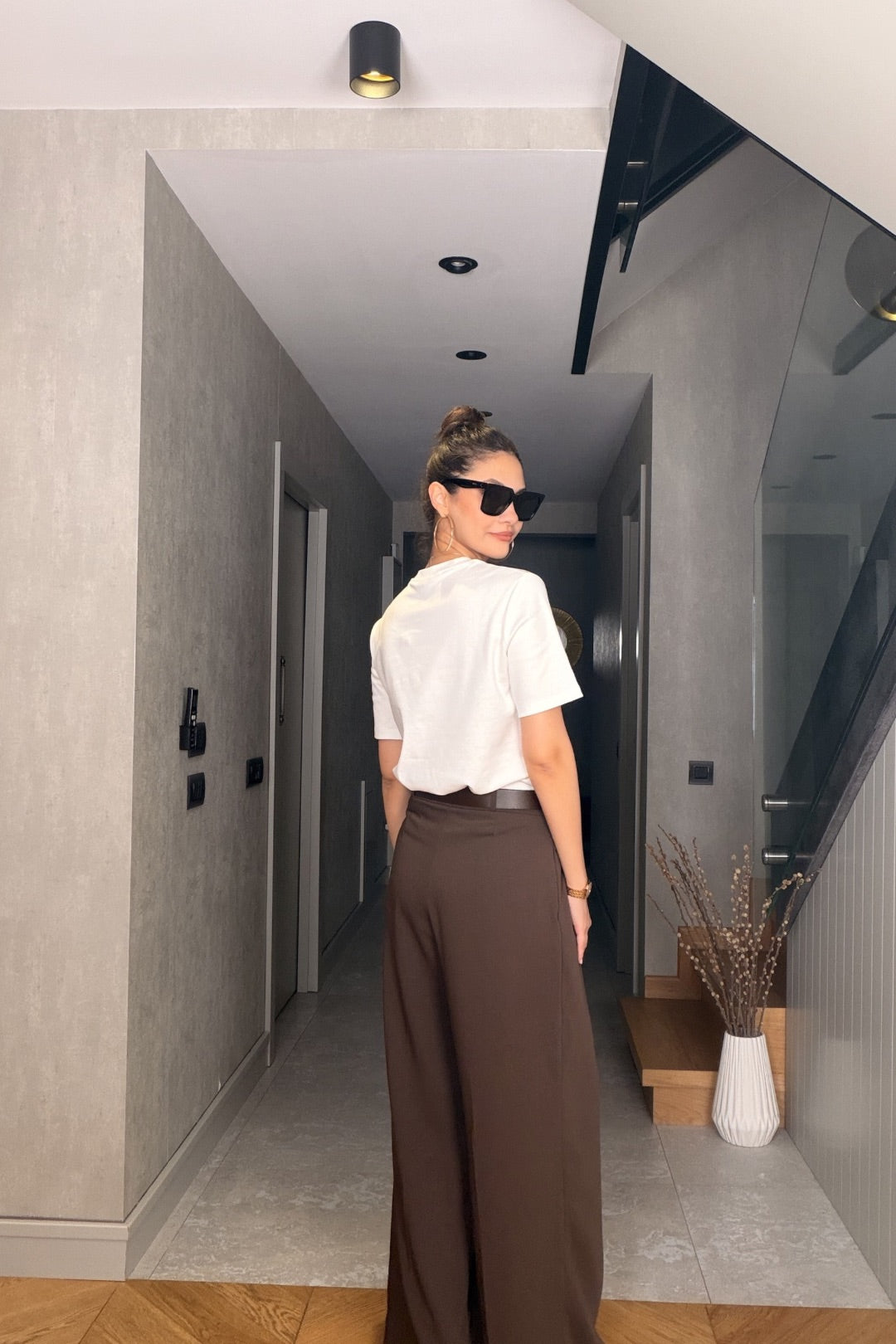 Kahverengi Kemerli Pileli Pantolon